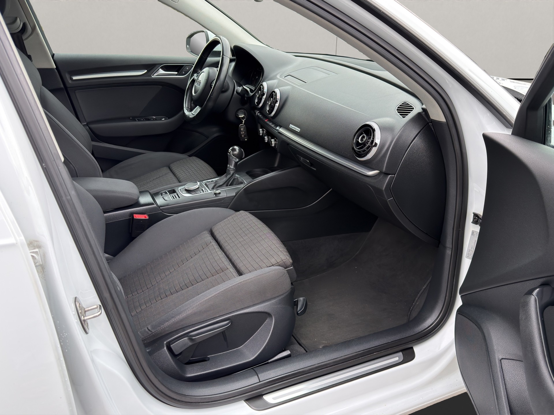 AUDI A3 Sportback 1.8 TFSI Ambition quattro S-tronic-image-9