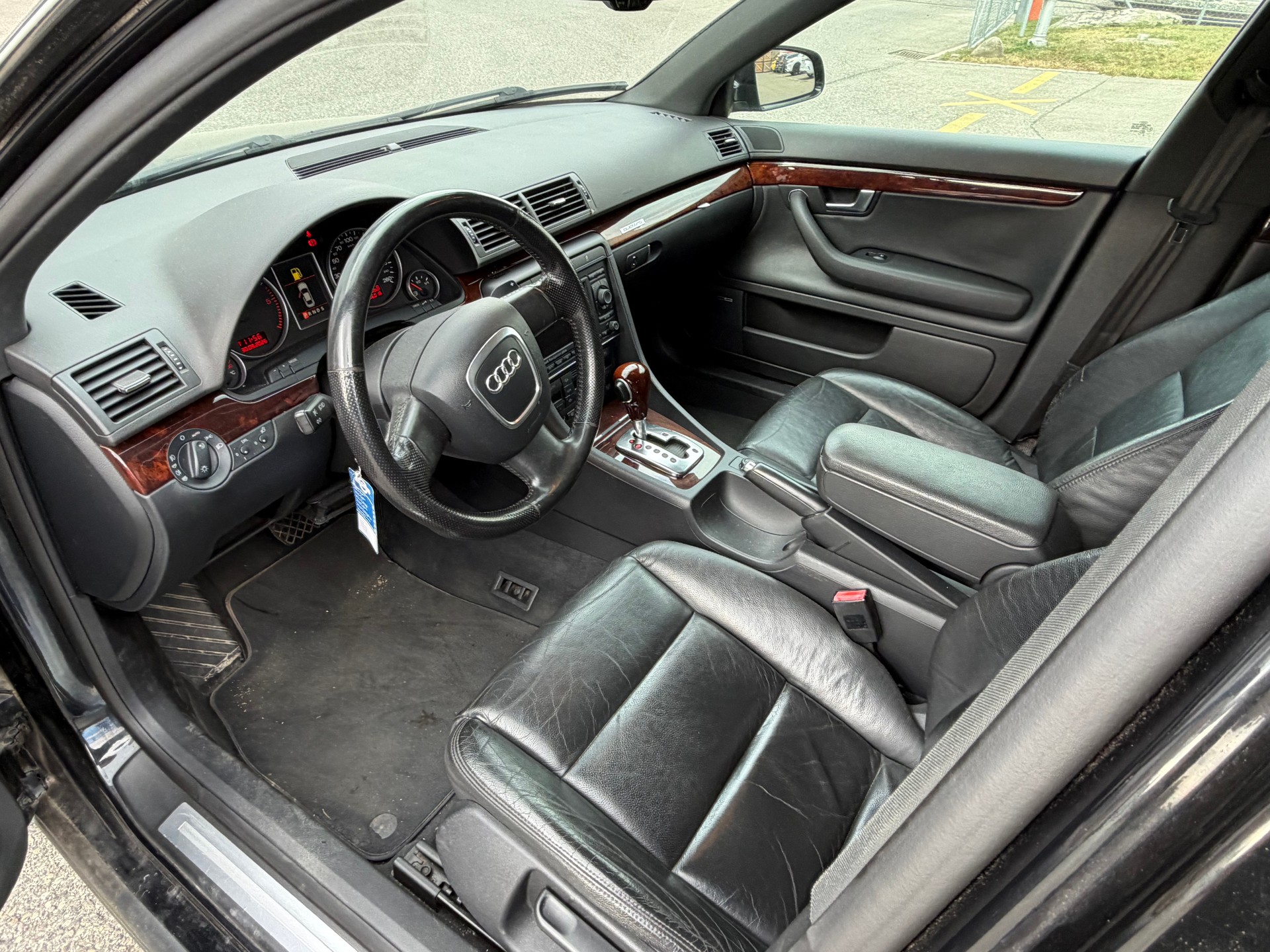 AUDI A4 Avant 3.0 V6 TDI quattro-image-6