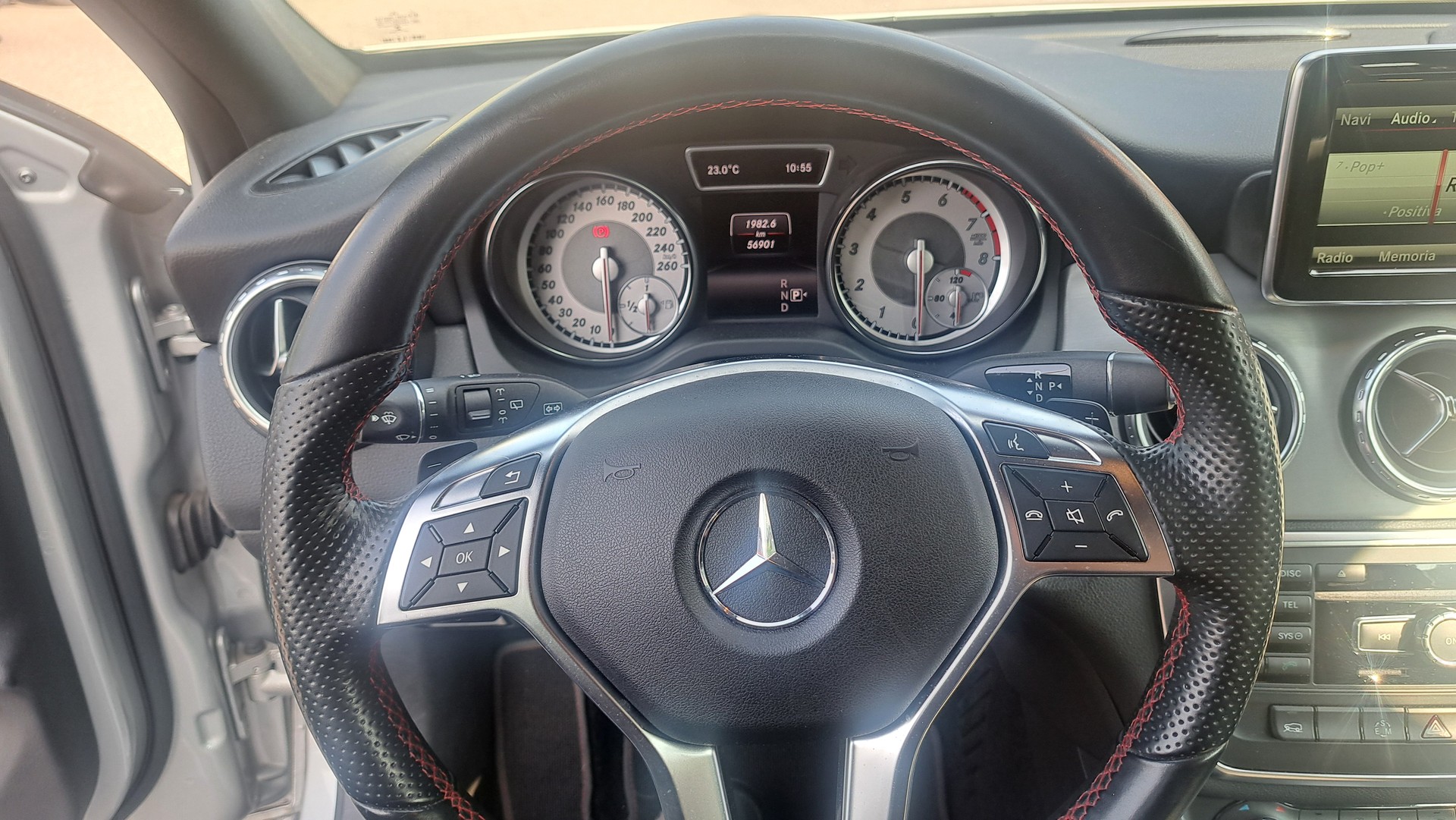 MERCEDES-BENZ GLA 250 AMG Line 4Matic 7G-DCT-image-10