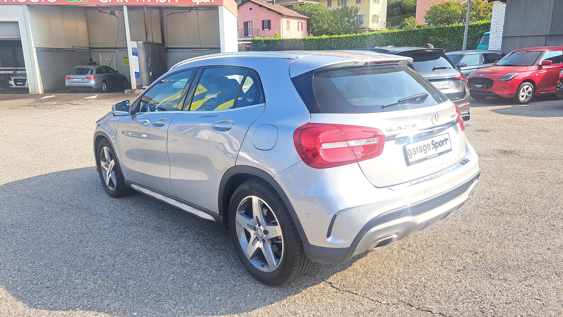 MERCEDES-BENZ GLA 250 AMG Line 4Matic 7G-DCT-image-4