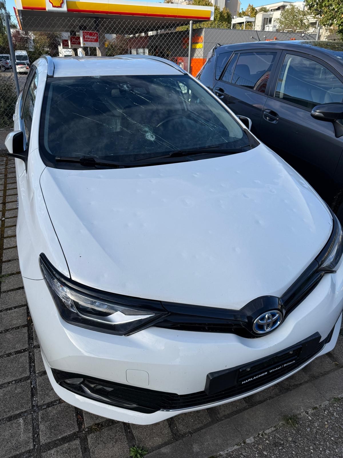 TOYOTA Auris Touring Sports 1.8 HSD Trend e-CVT-image-2