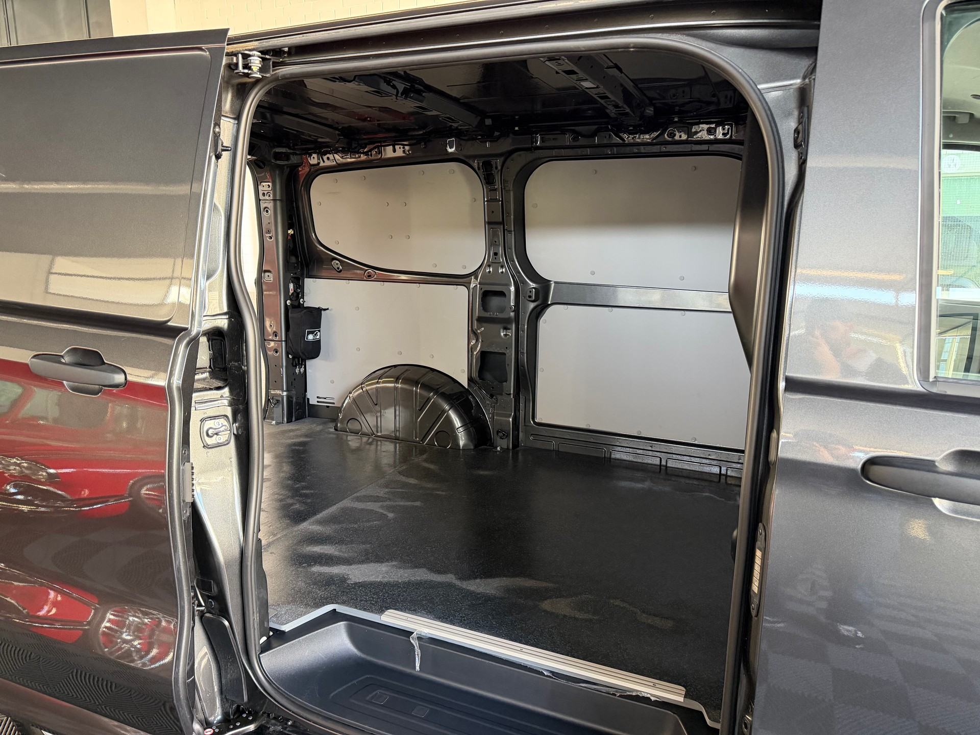 VW Transporter 2.0 TDI-image-10