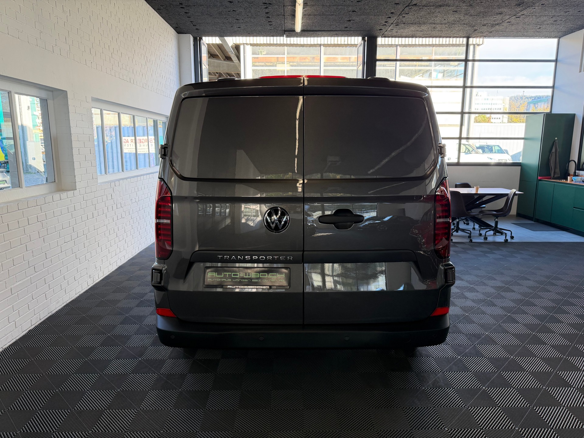 VW Transporter 2.0 TDI-image-3