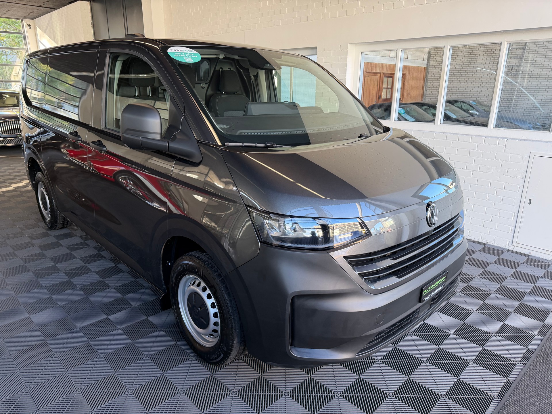 VW Transporter 2.0 TDI-image-0