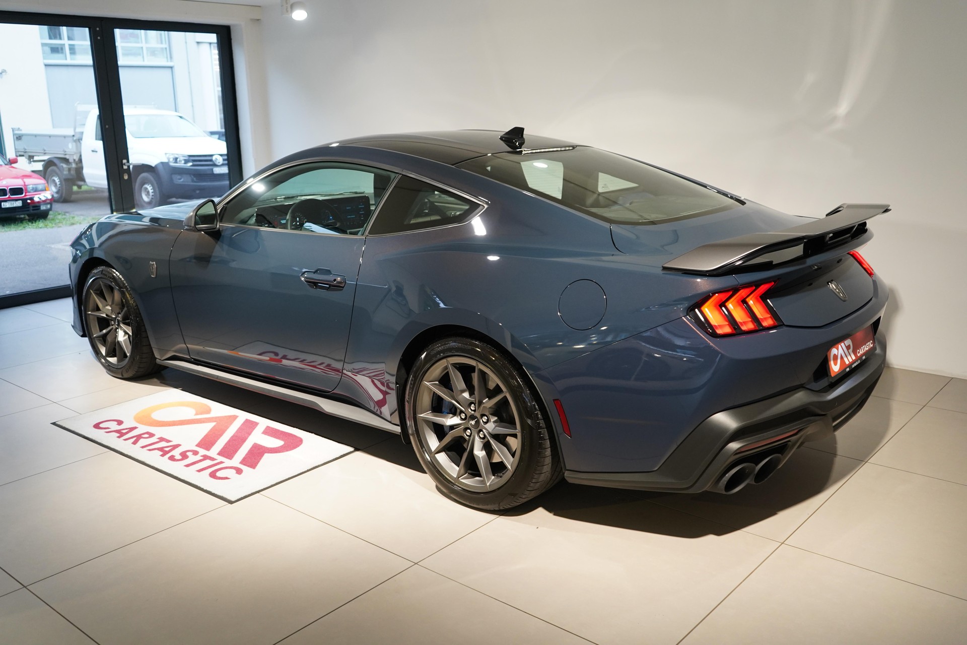 FORD Mustang Coupé 5.0 V8 Dark Horse-image-2