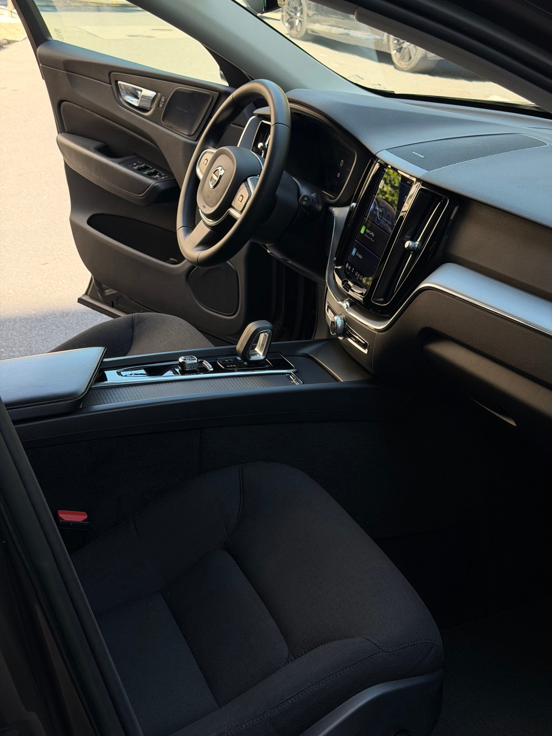 VOLVO XC60 B5 Benzin Mild Hybrid Momentum Geartronic-image-8