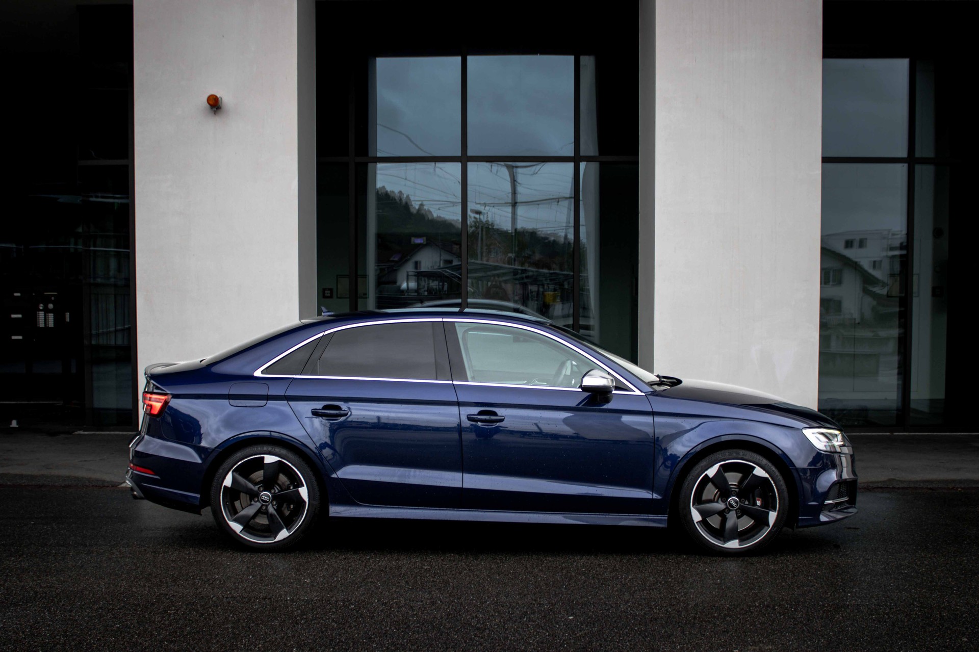 AUDI S3 Limousine 2.0 TFSI quattro S-tronic-image-5