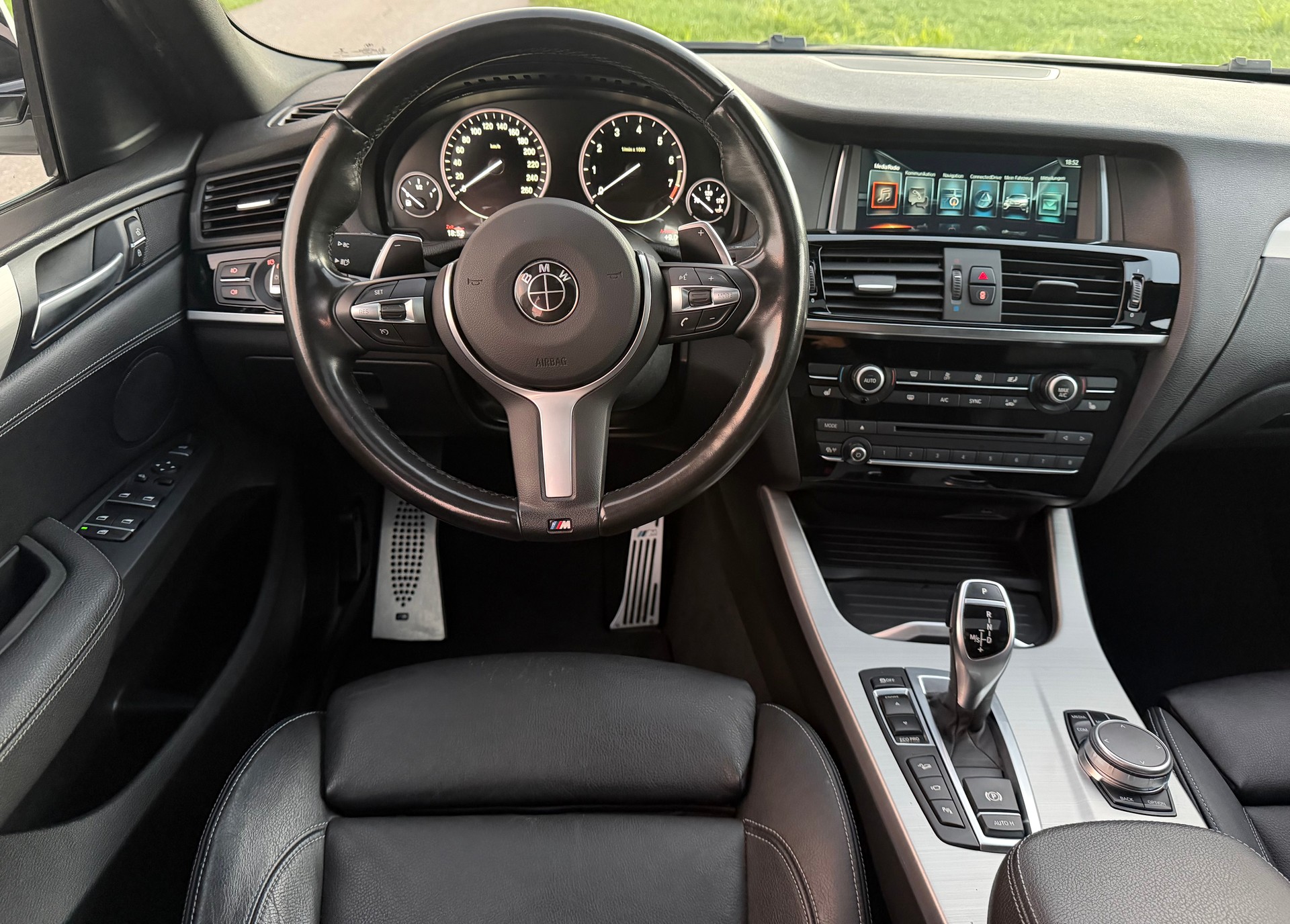 BMW X4 xDrive 28i M Sport Steptronic-image-11