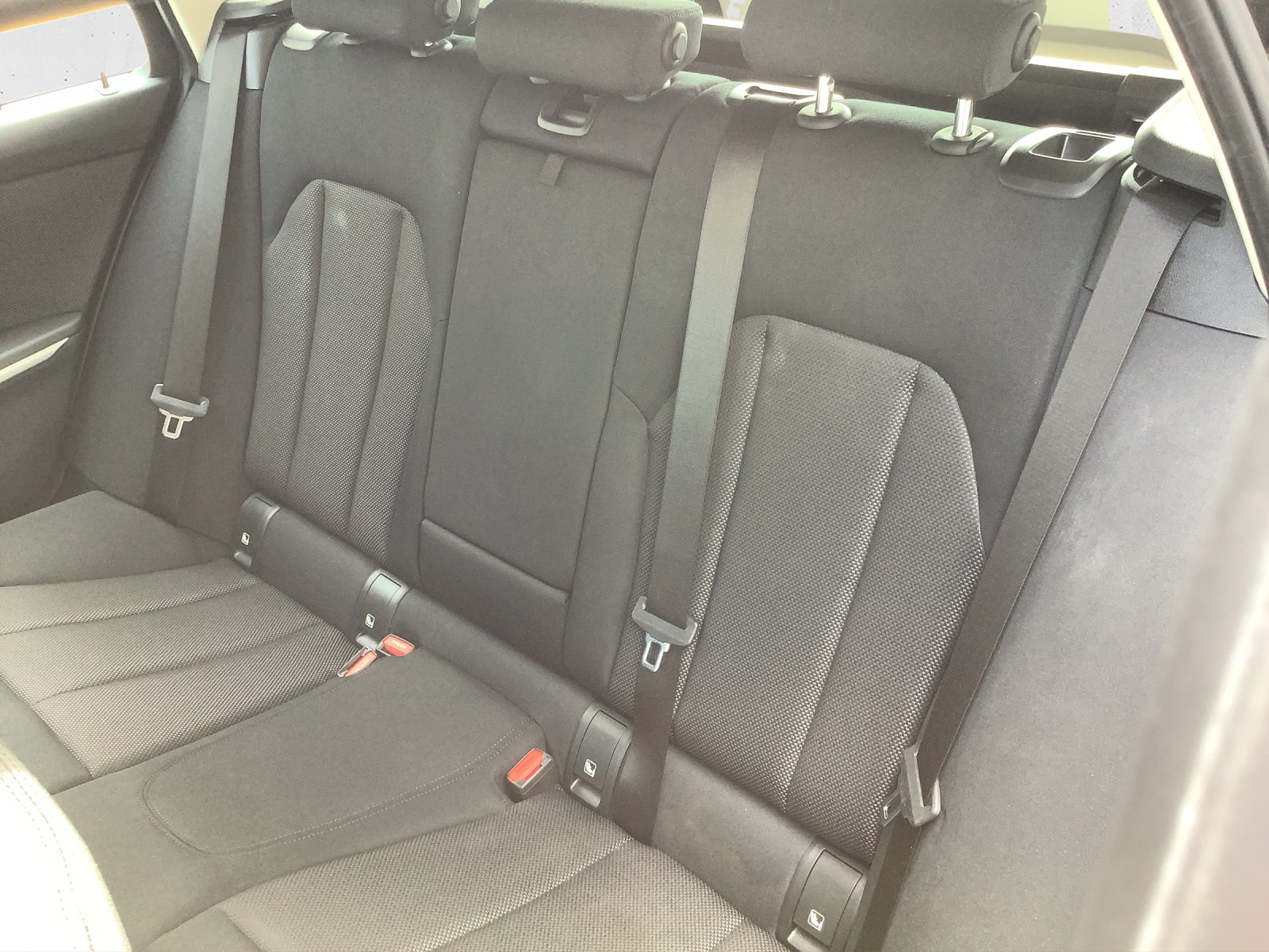 BMW 320i Touring-image-18