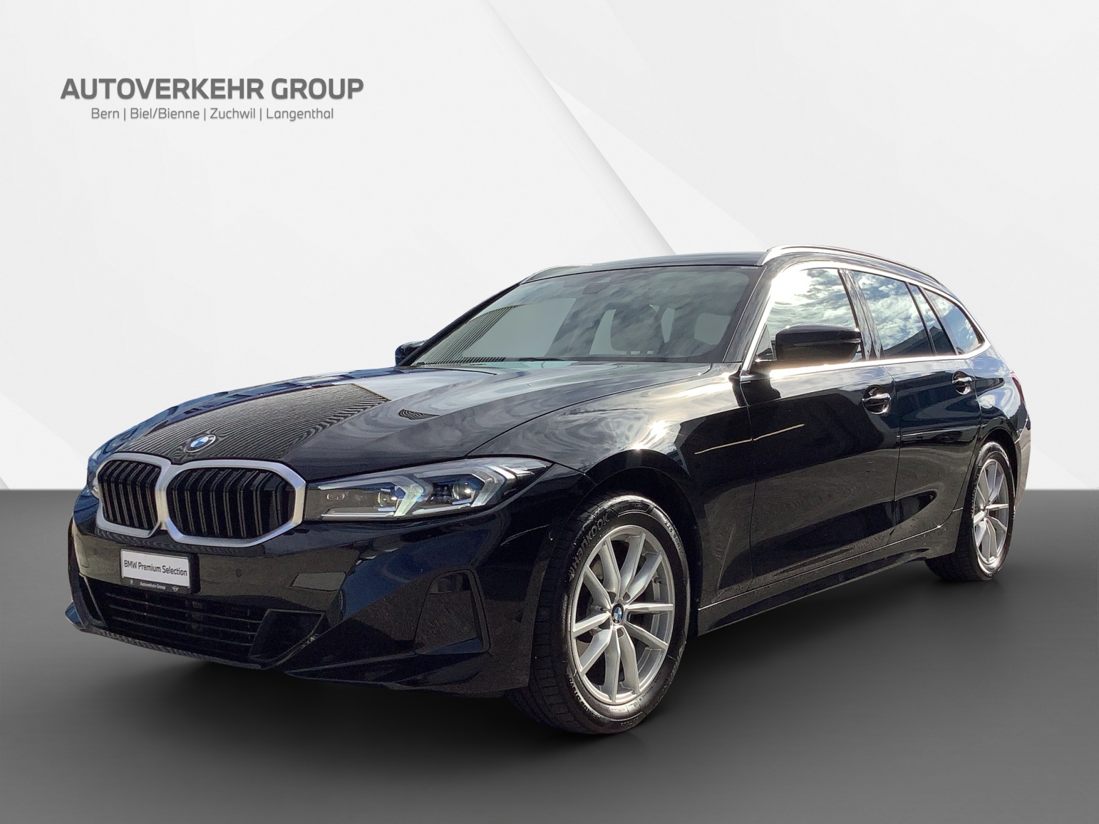 BMW 320i Touring-image-0