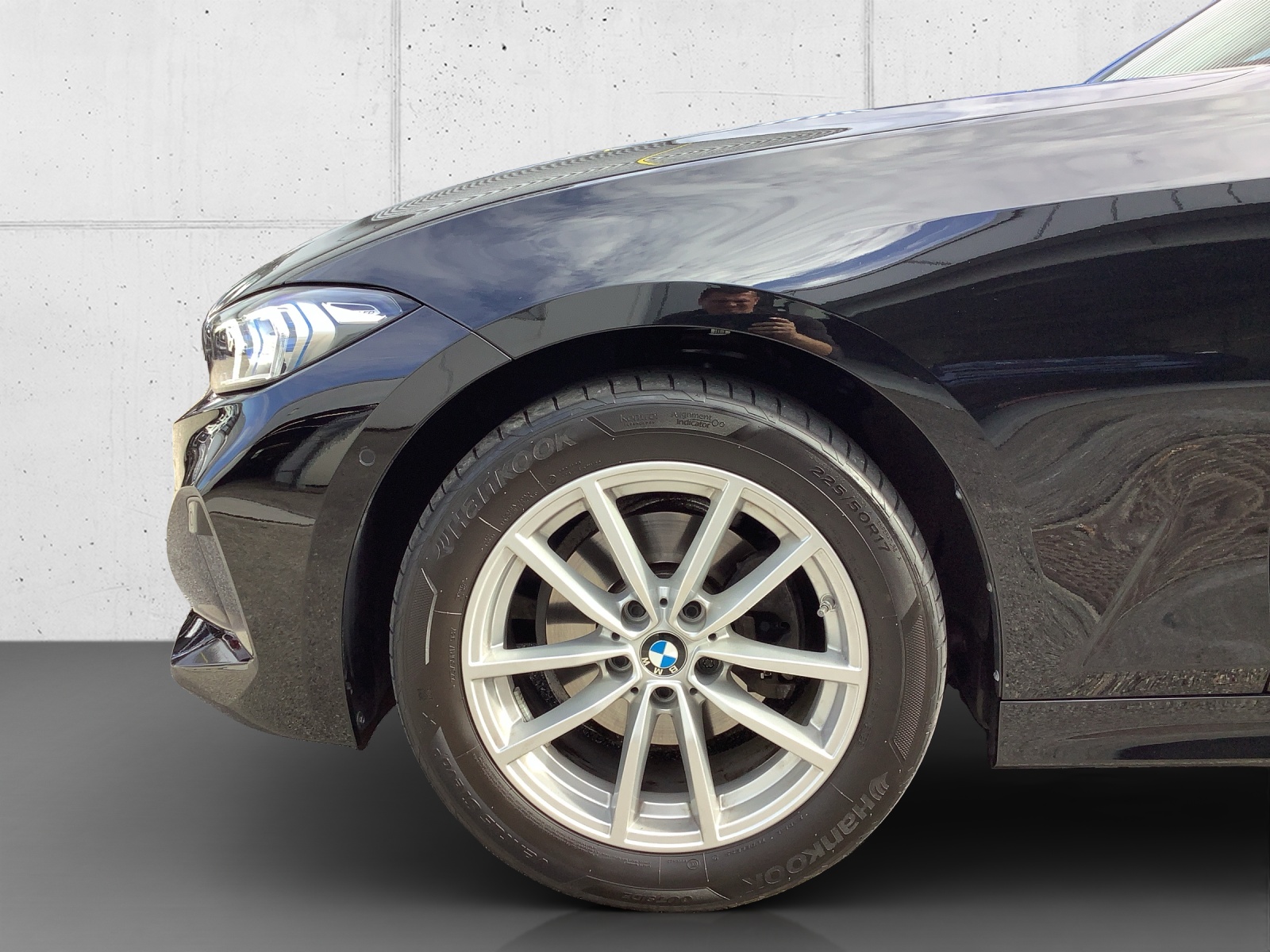 BMW 320i Touring-image-10