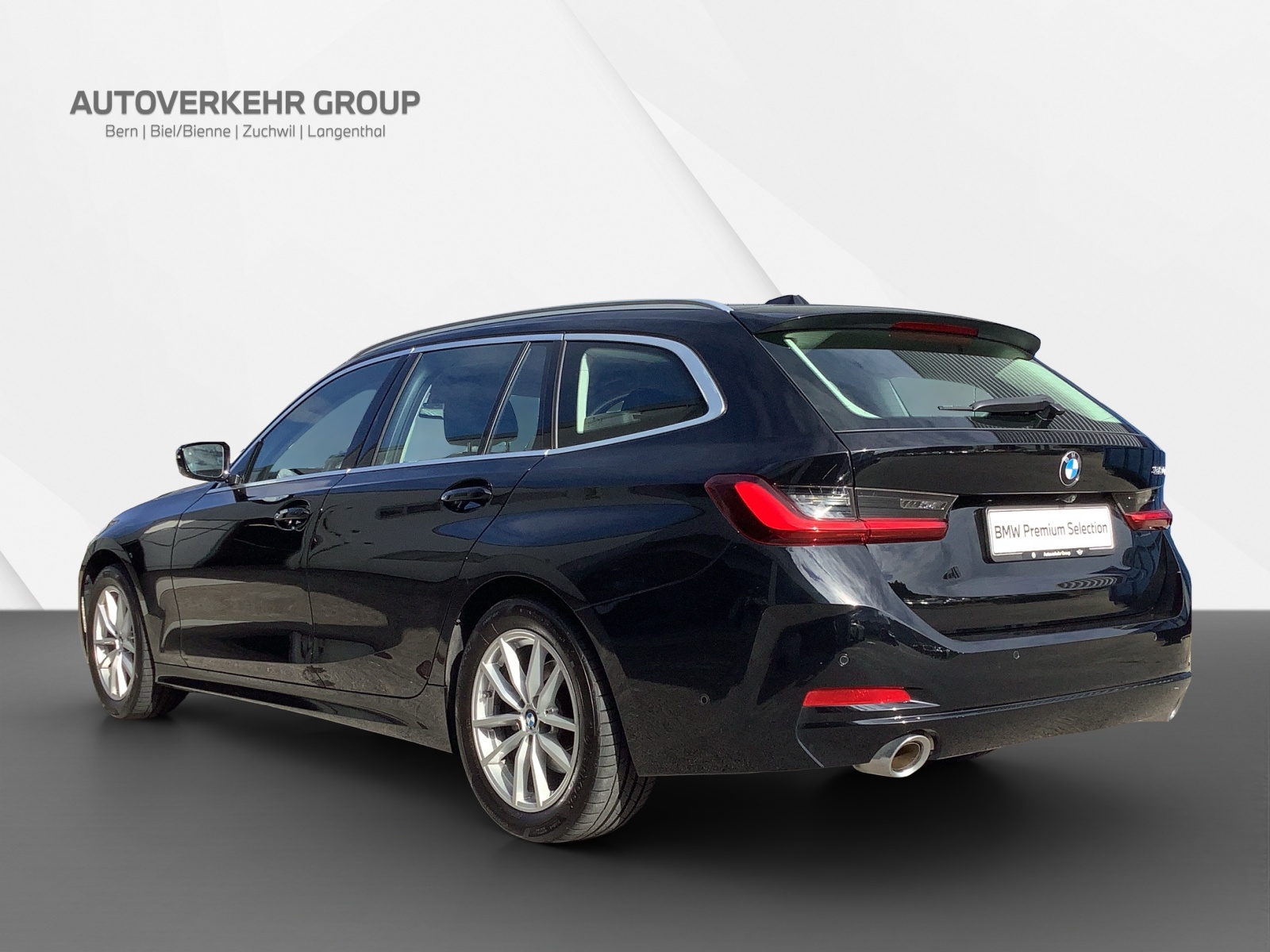 BMW 320i Touring-image-2