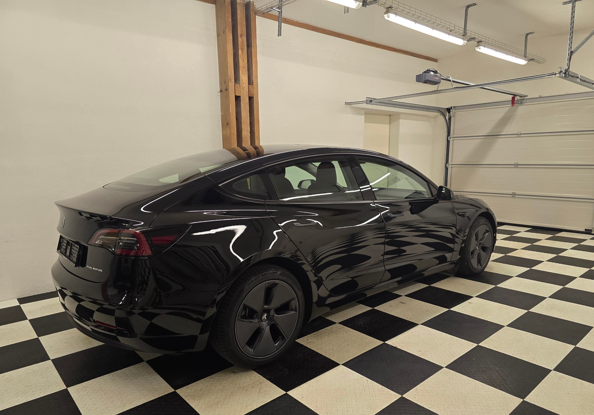 TESLA Model 3 Long Range Dual Motor AWD-image-4