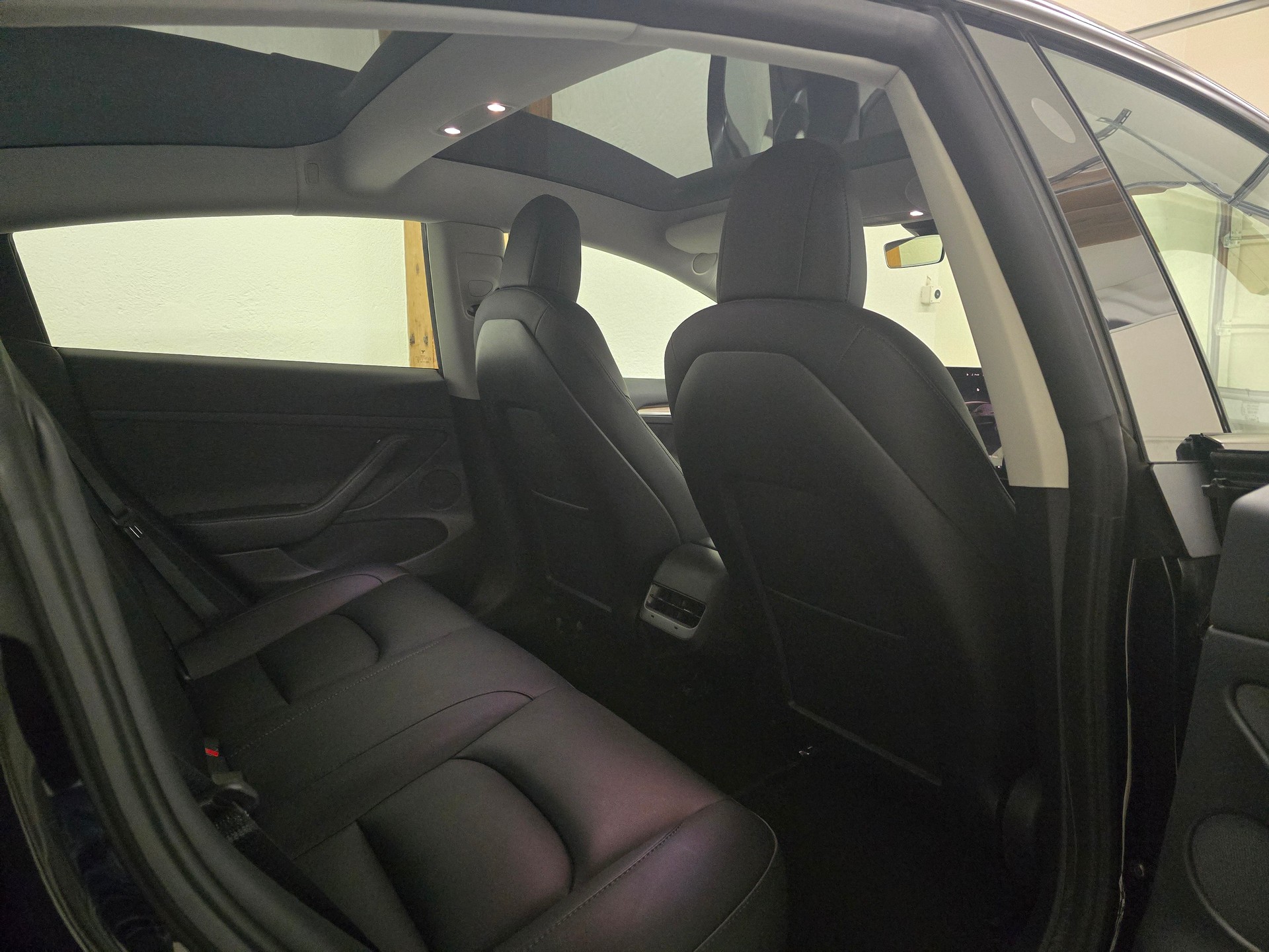 TESLA Model 3 Long Range Dual Motor AWD-image-13