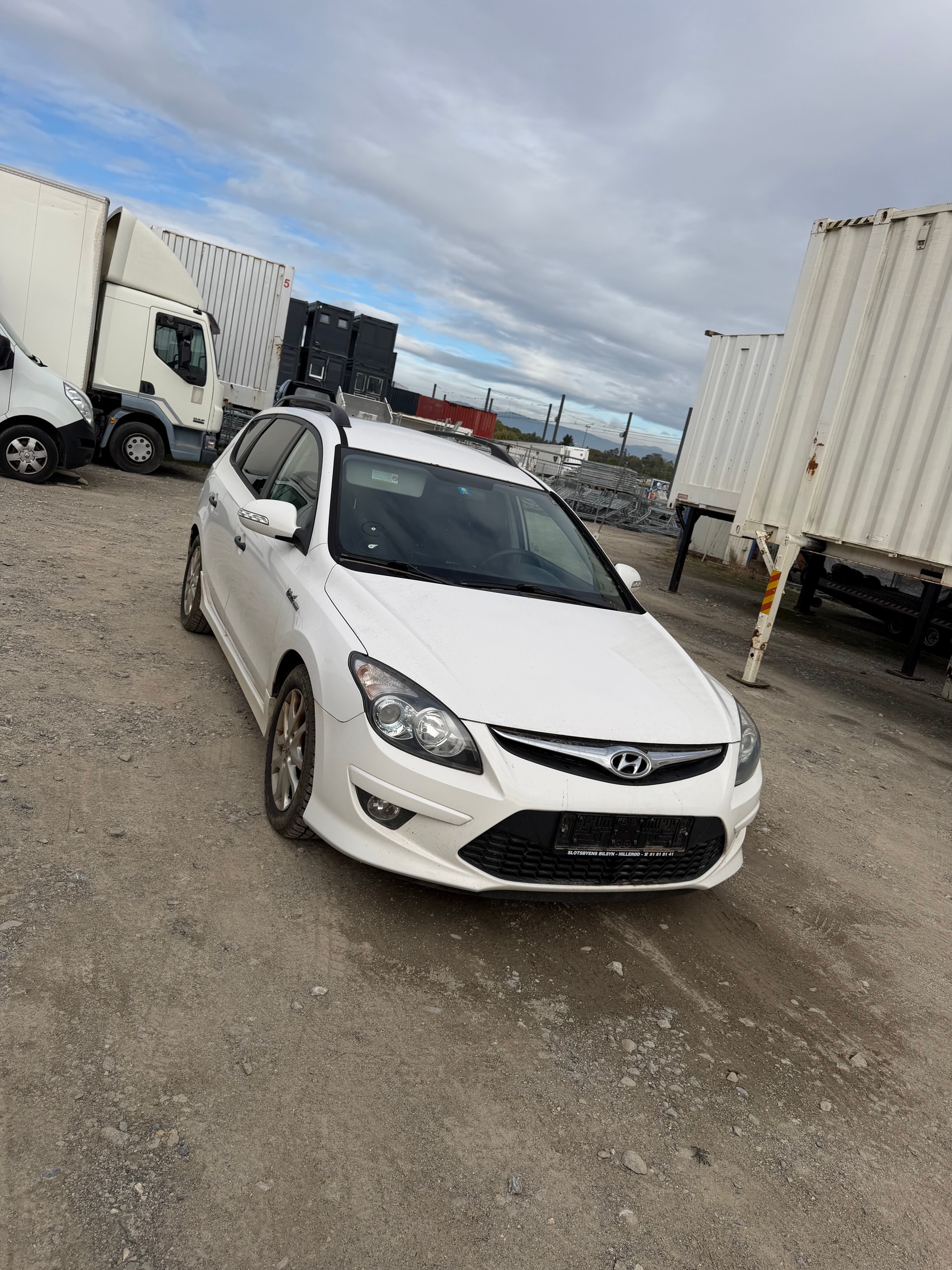 HYUNDAI i30 Wagon 1.6 CRDi Style-image-1