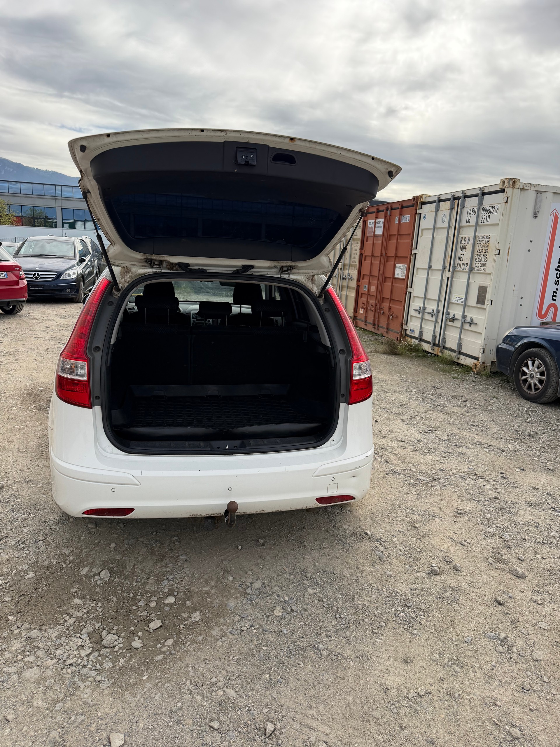HYUNDAI i30 Wagon 1.6 CRDi Style-image-10