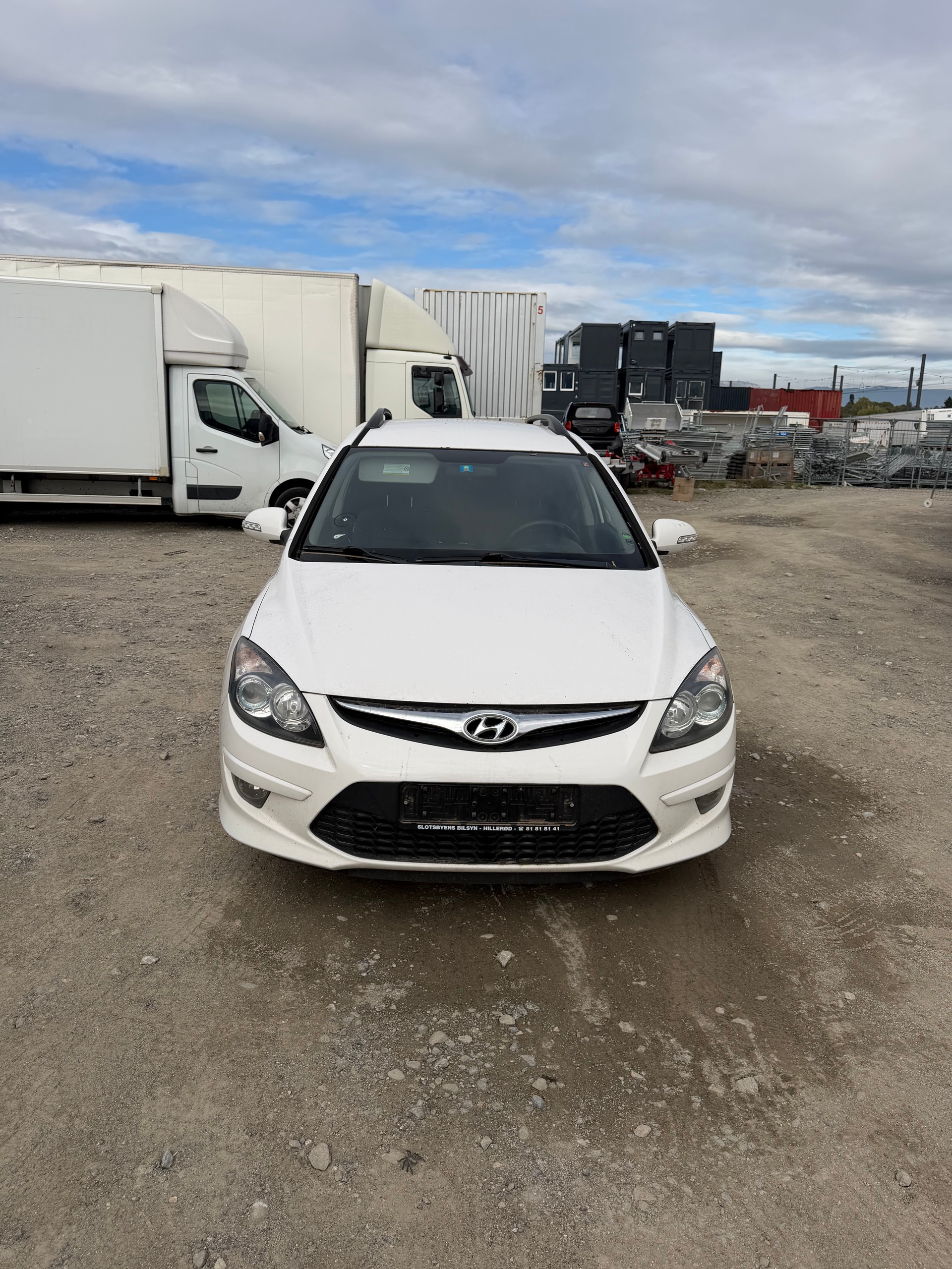 HYUNDAI i30 Wagon 1.6 CRDi Style-image-2