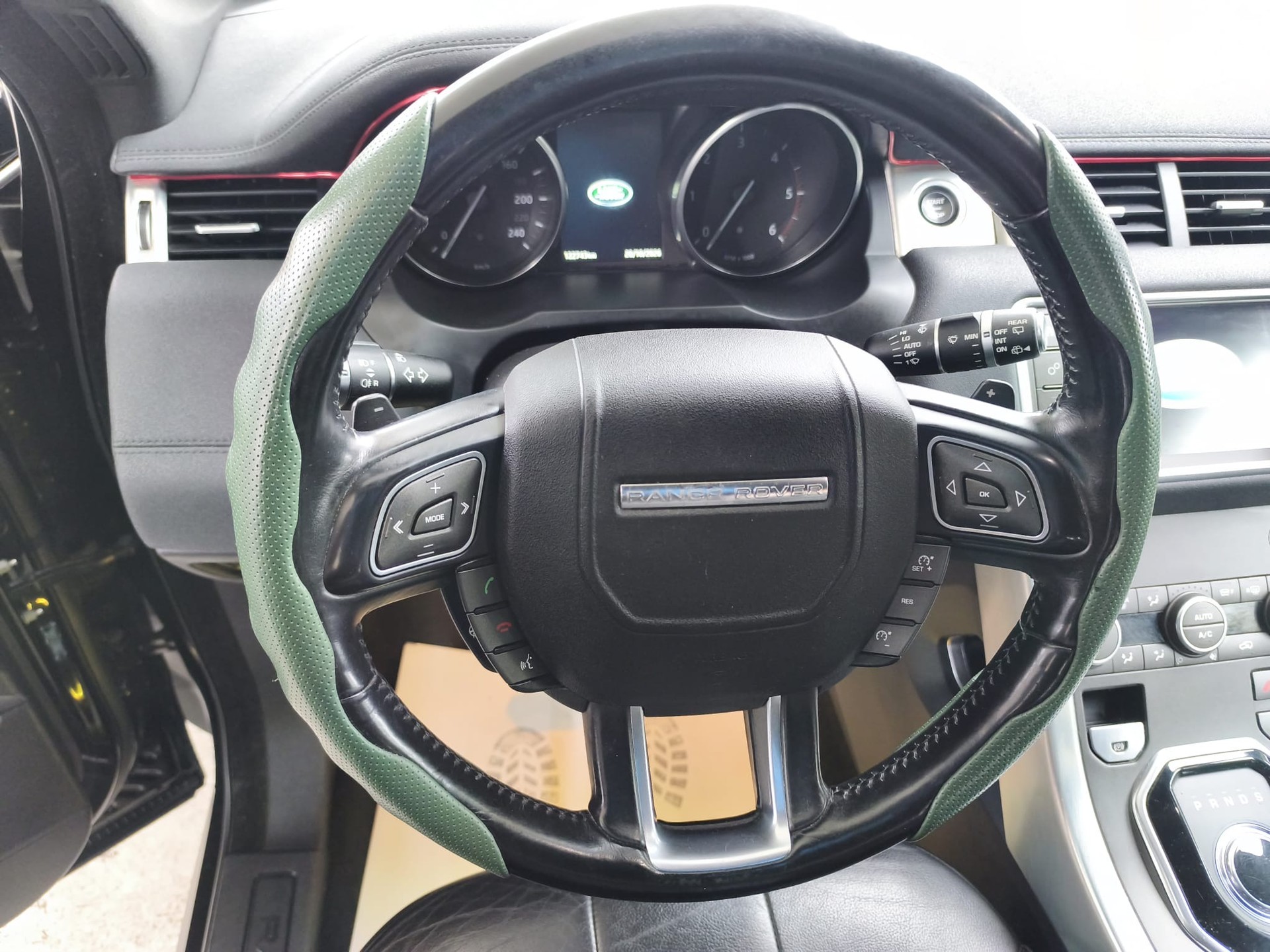 LAND ROVER Range Rover Evoque 2.0 TD4 HSE Dynamic AT9-image-16