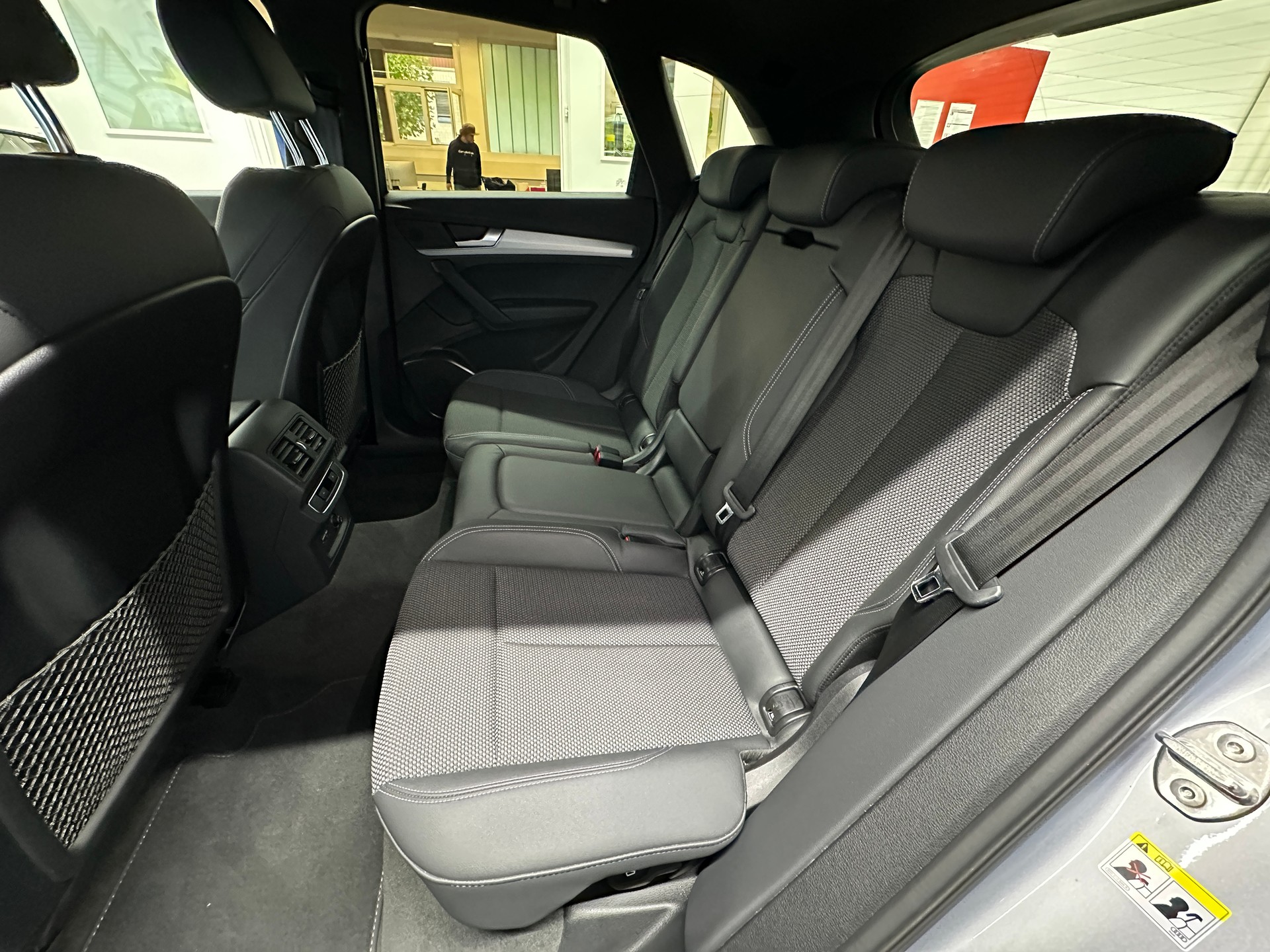 AUDI Q5 40 TDI S-line quattro S-tronic-image-8