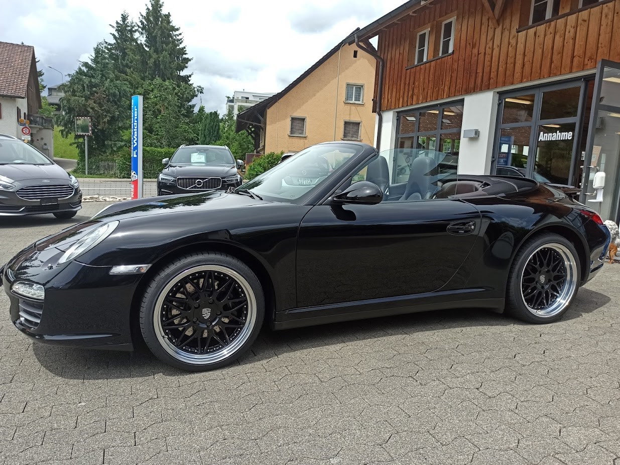 PORSCHE 911 Cabrio Carrera 4-image-10