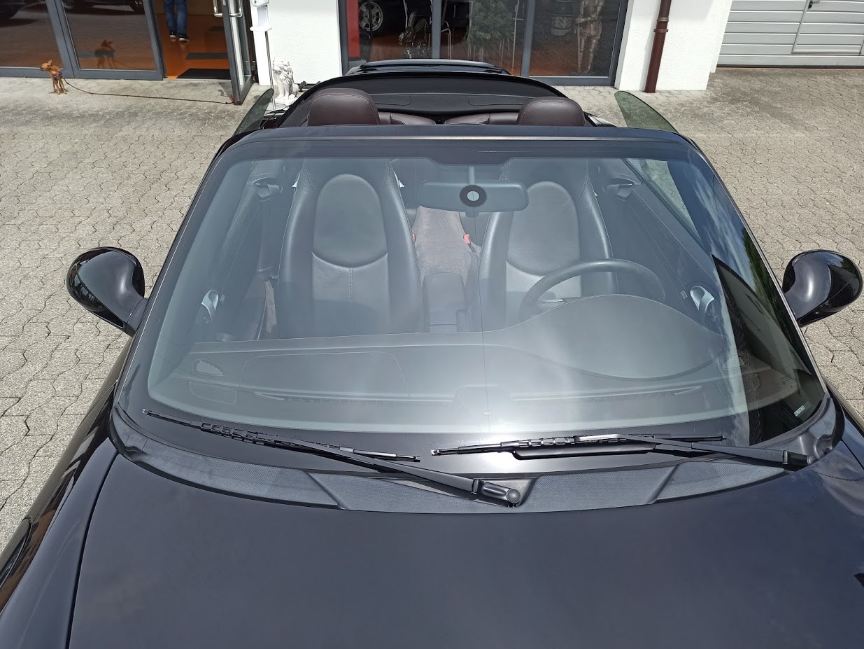 PORSCHE 911 Cabrio Carrera 4-image-11