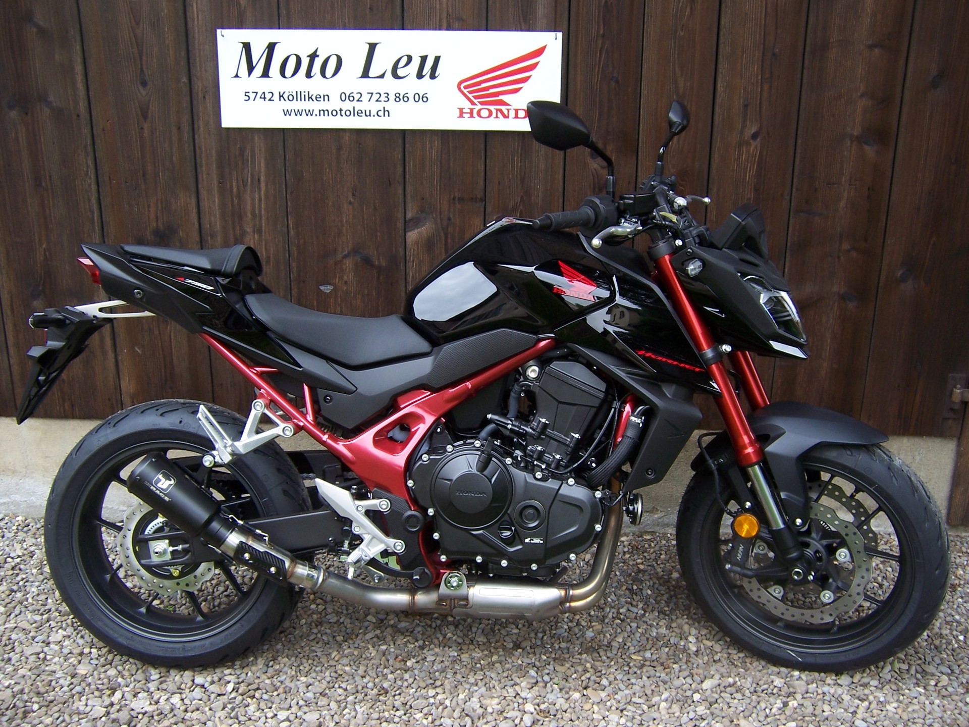 HONDA CB 750 Hornet-showroom-element-2