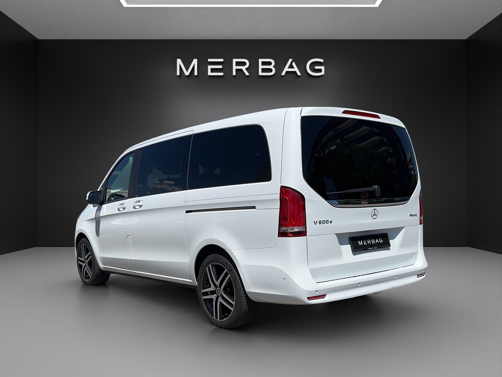 MERCEDES-BENZ V 300 d lang Avantgarde 4Matic 9G-Tronic-image-3