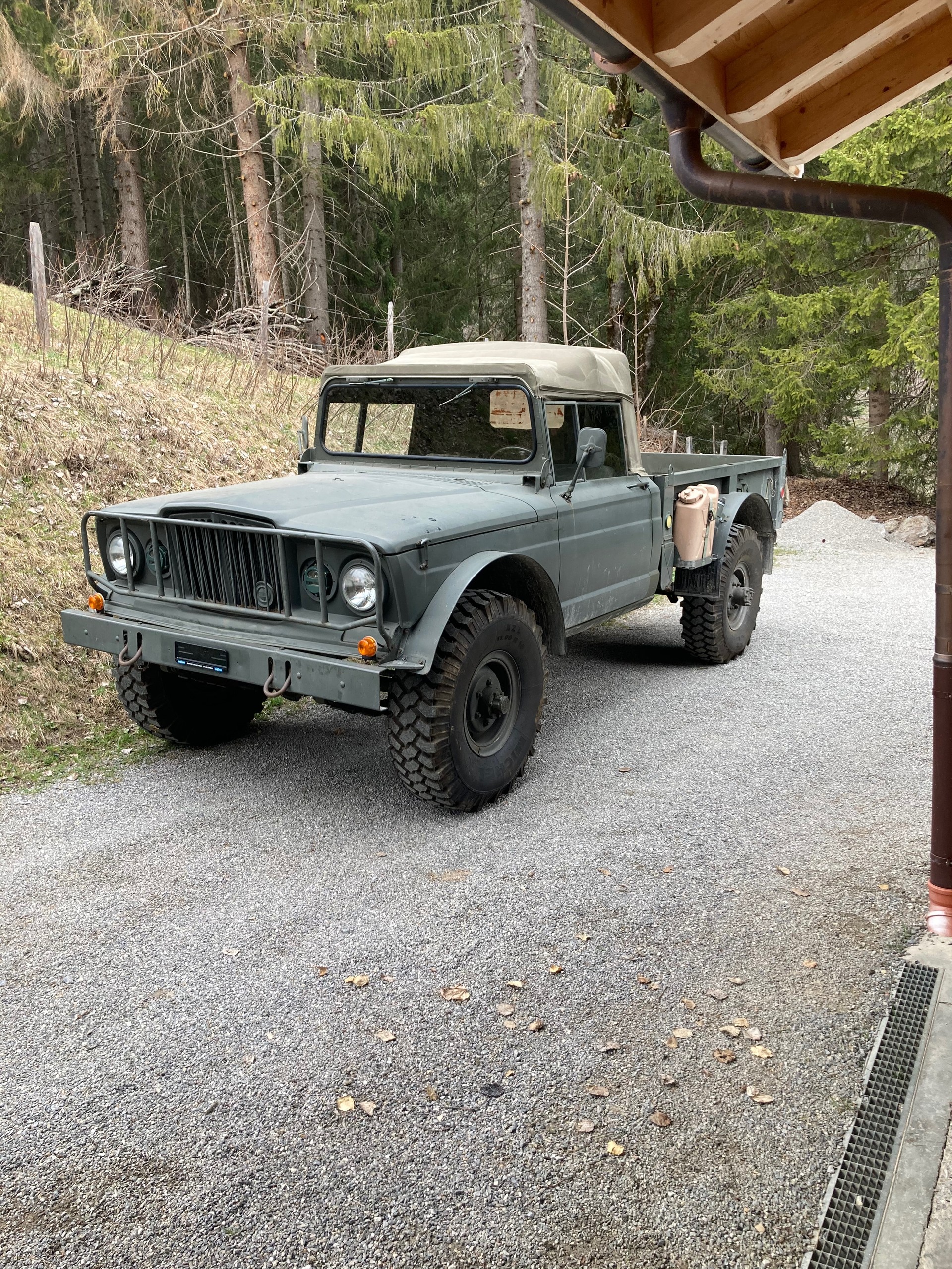 JEEP M 715