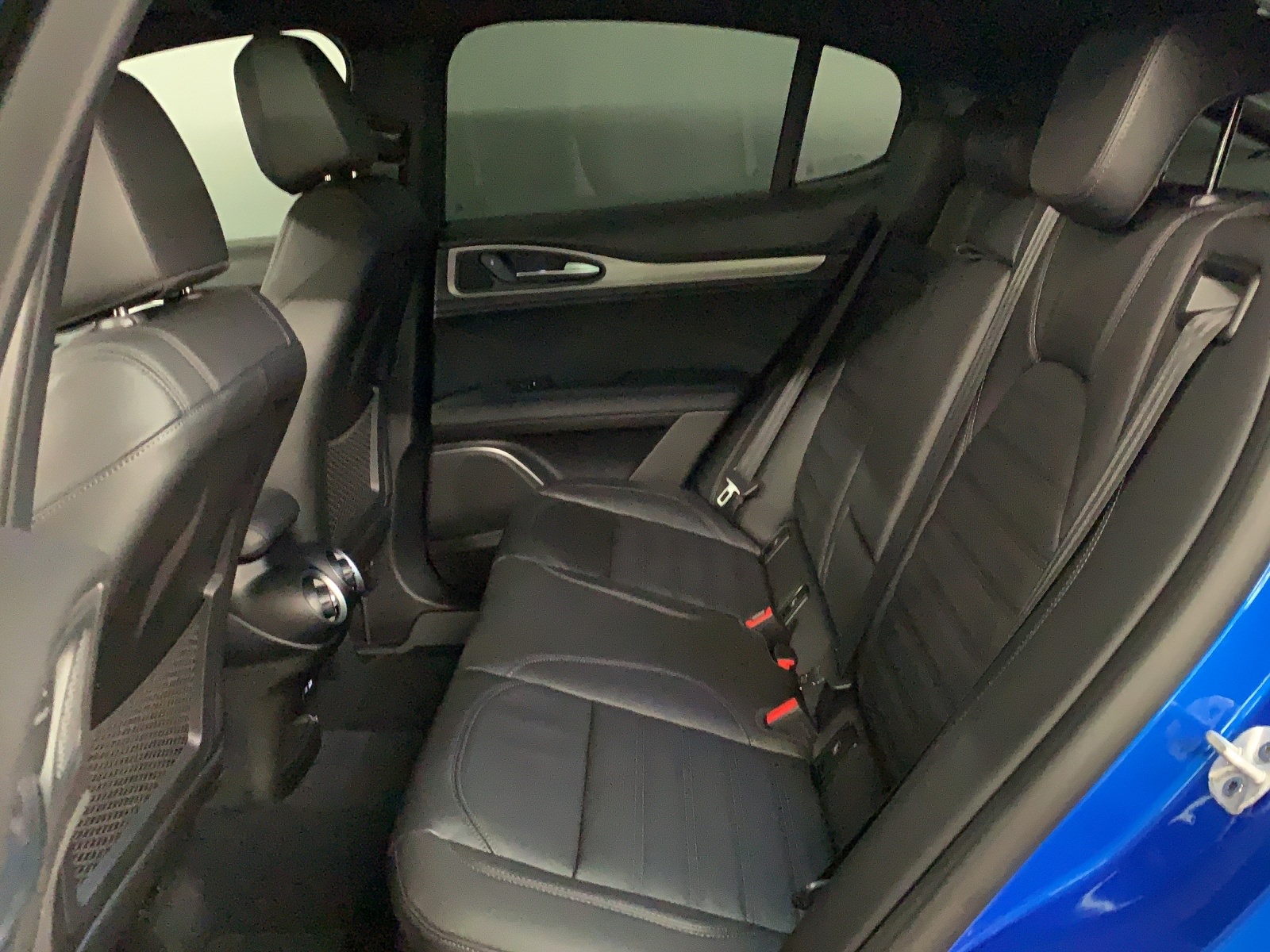 ALFA ROMEO Stelvio 2.0 Q4 280 Veloce-image-14
