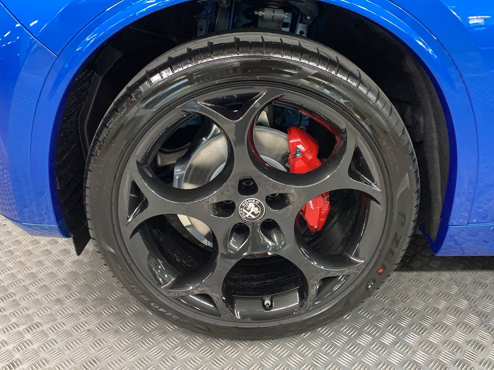 ALFA ROMEO Stelvio 2.0 Q4 280 Veloce-image-5