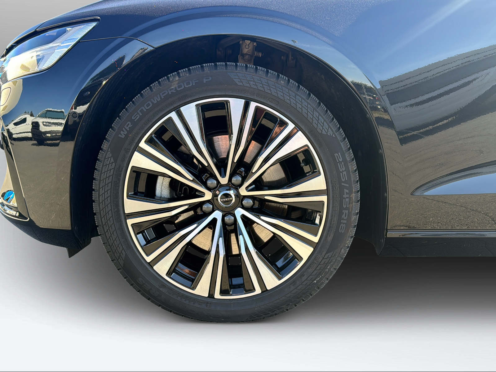 VOLVO V60 2.0 B4 Ultra Dark-image-8