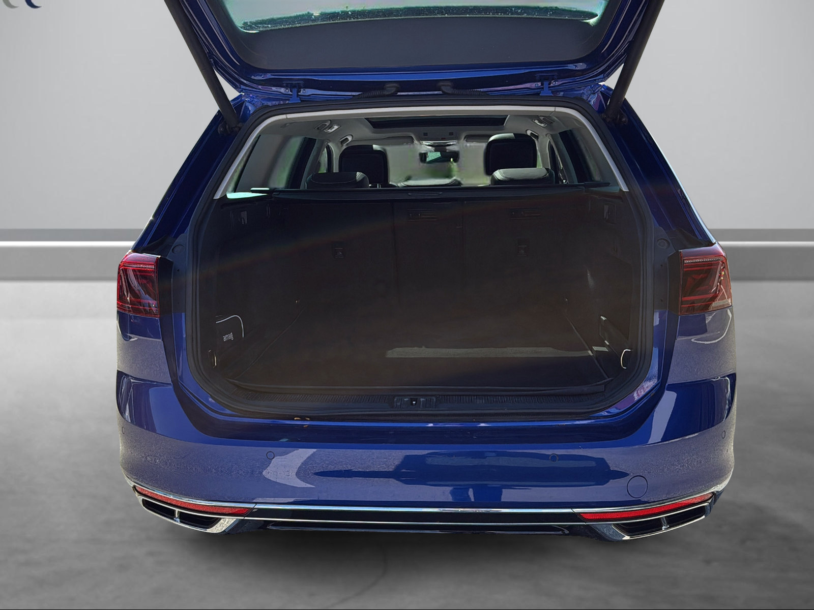 VW Passat Variant 2.0 TSI Elegance 4Motion DSG-image-8
