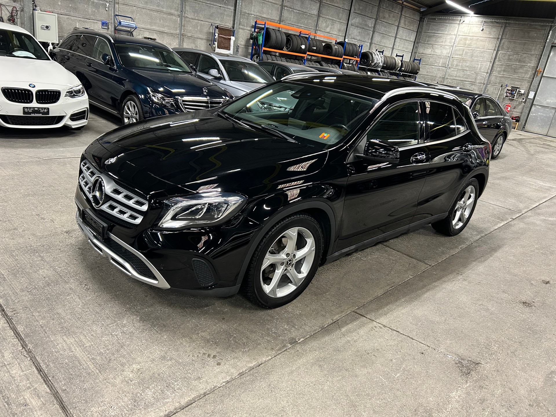 MERCEDES-BENZ GLA 200 d Swiss Star Edition Urban 4Matic 7G-DCT-image-10