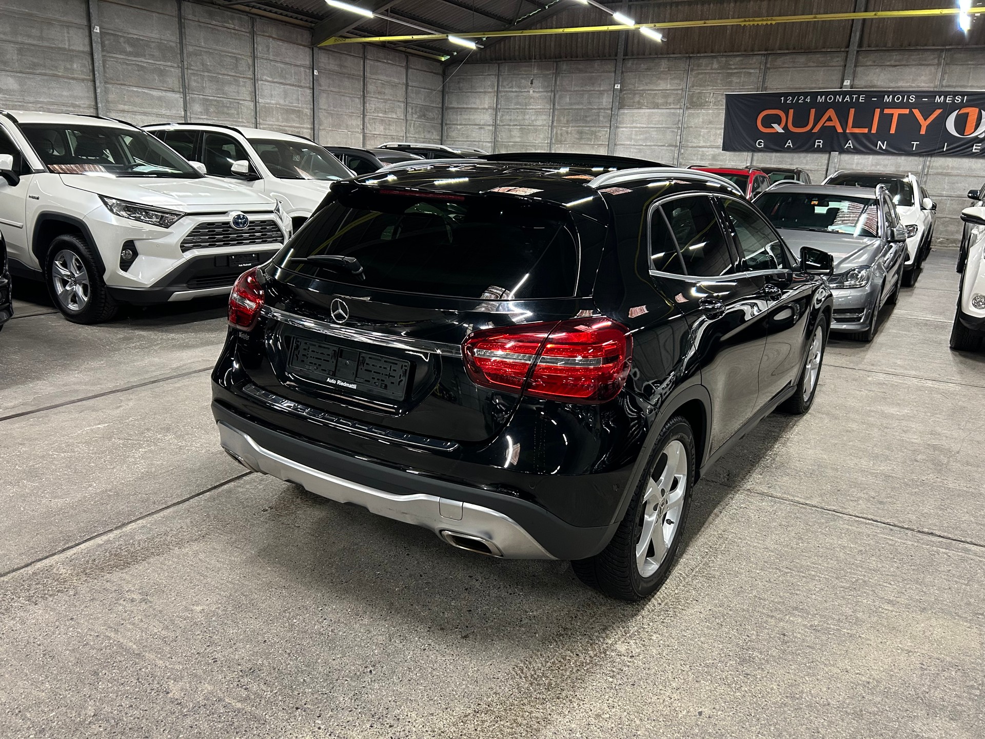 MERCEDES-BENZ GLA 200 d Swiss Star Edition Urban 4Matic 7G-DCT-image-5