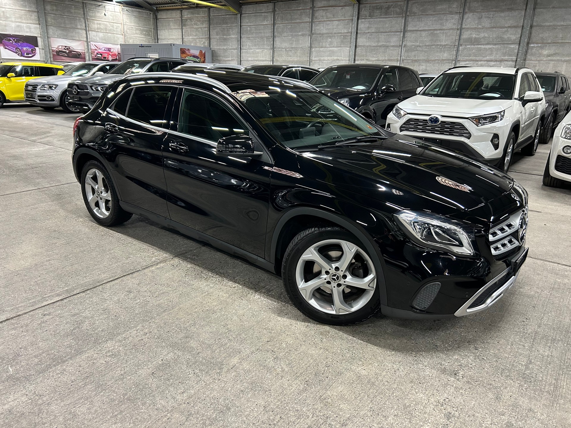 MERCEDES-BENZ GLA 200 d Swiss Star Edition Urban 4Matic 7G-DCT-image-1