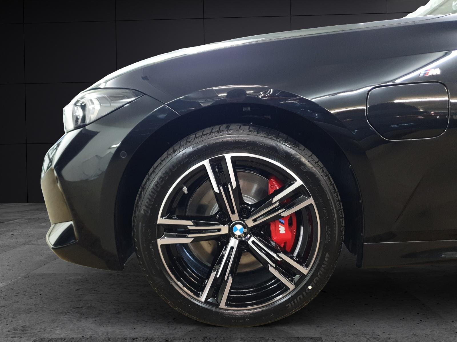 BMW 330e xDrive Touring-image-8