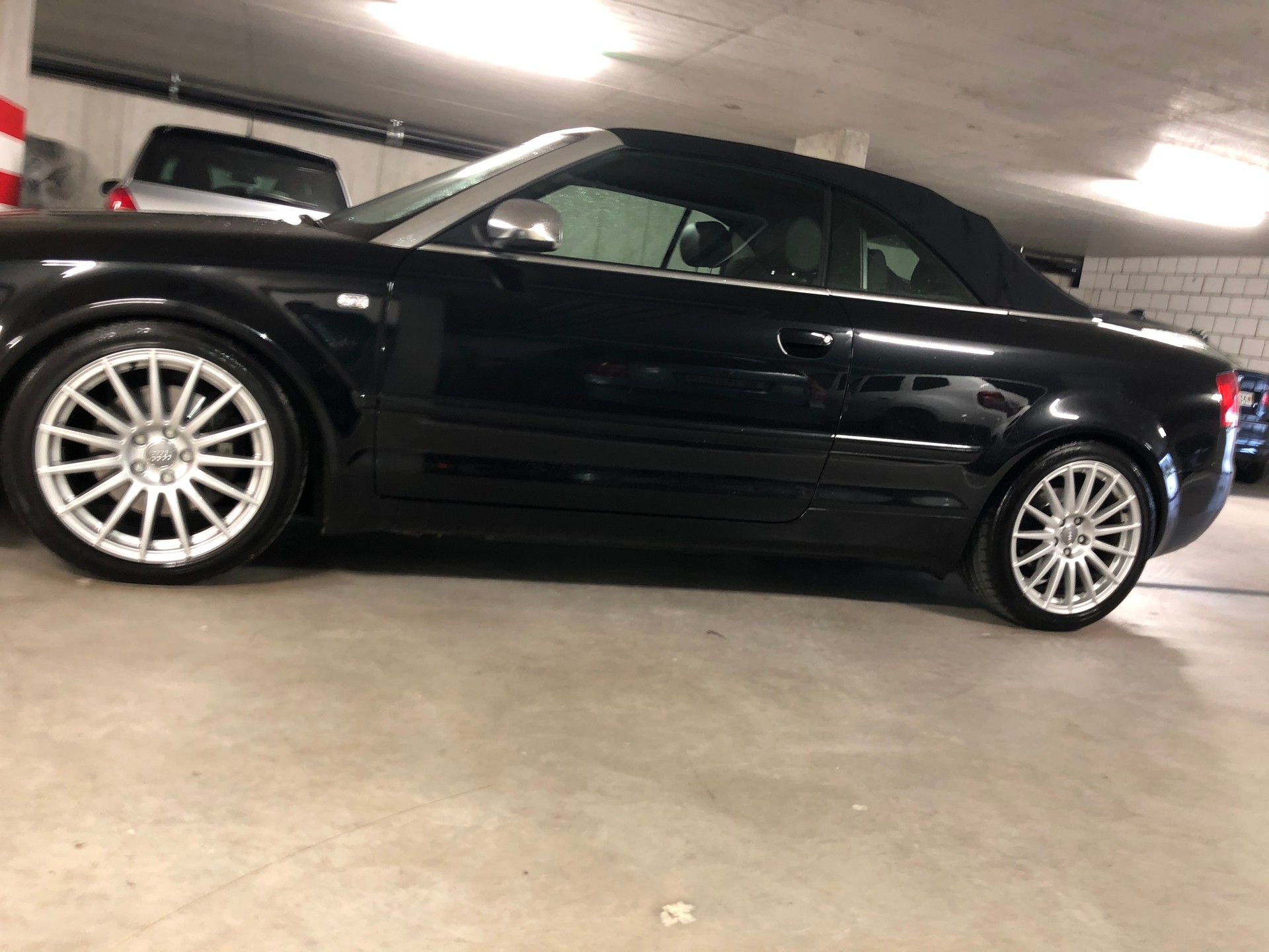 AUDI A4 Cabriolet 2.0T FSI multitronic-image-18