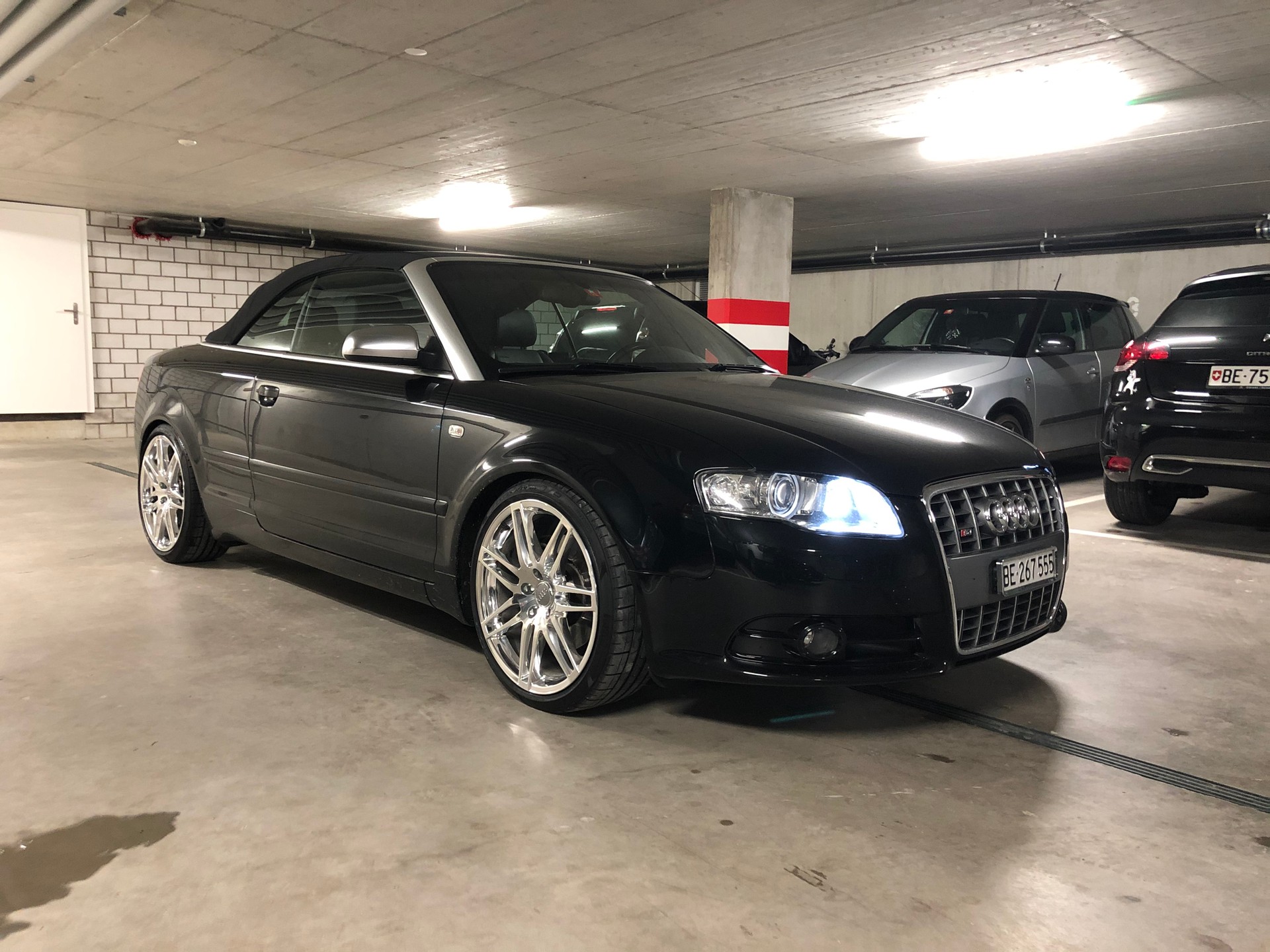 AUDI A4 Cabriolet 2.0T FSI multitronic-image-2