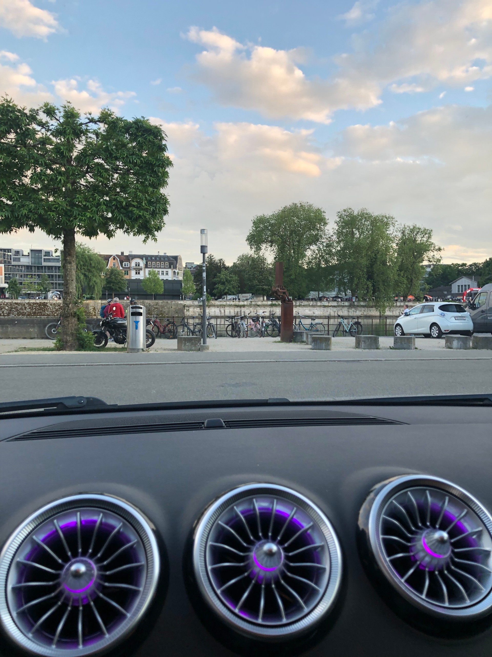 AUDI A4 Cabriolet 2.0T FSI multitronic-image-6