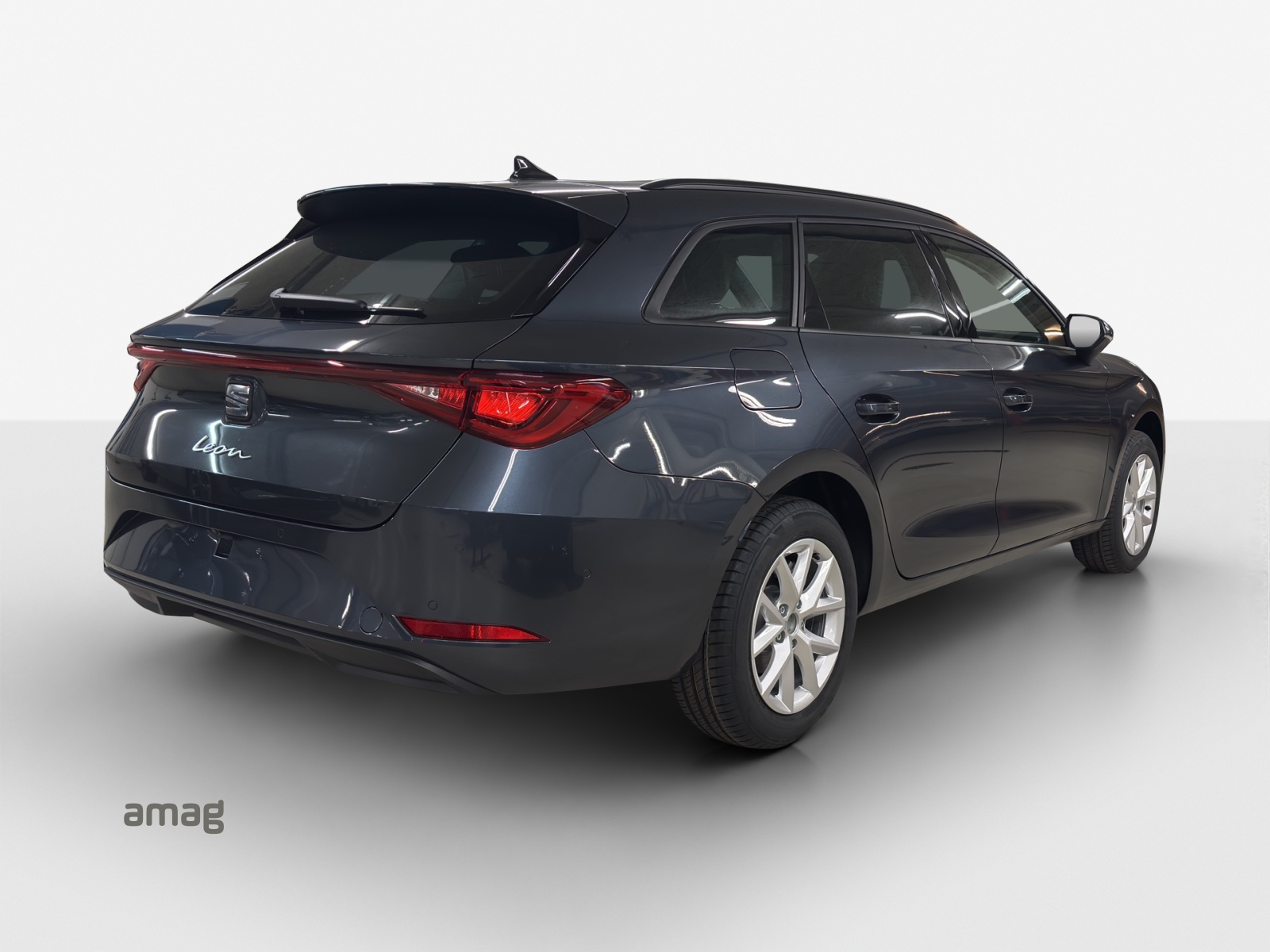 SEAT Leon ST 1.5 eHybrid pHEV DSG Business Edition-image-4