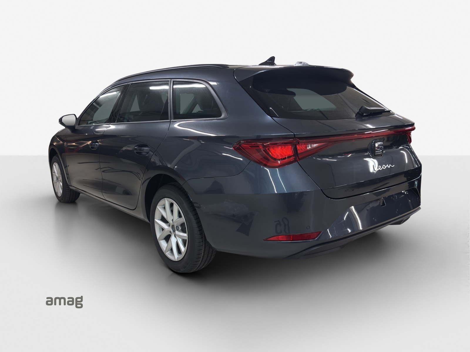 SEAT Leon ST 1.5 eHybrid pHEV DSG Business Edition-image-2