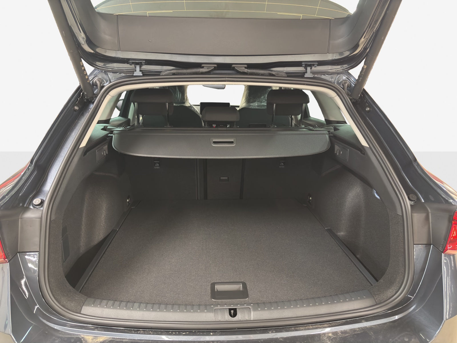 SEAT Leon ST 1.5 eHybrid pHEV DSG Business Edition-image-12