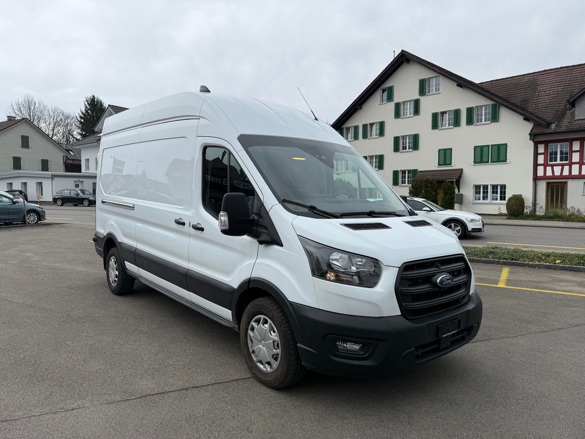 FORD Transit Van 350 L3H3 Trend 2.0 TDCi 130 FWD-showroom-element-1