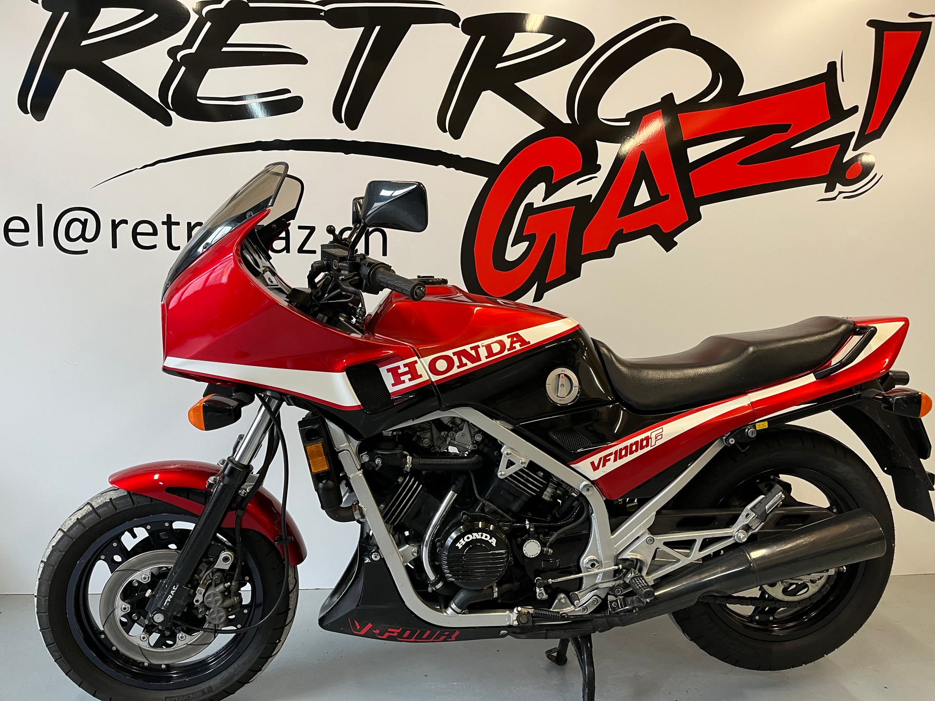 HONDA VF 1000 F-image-2