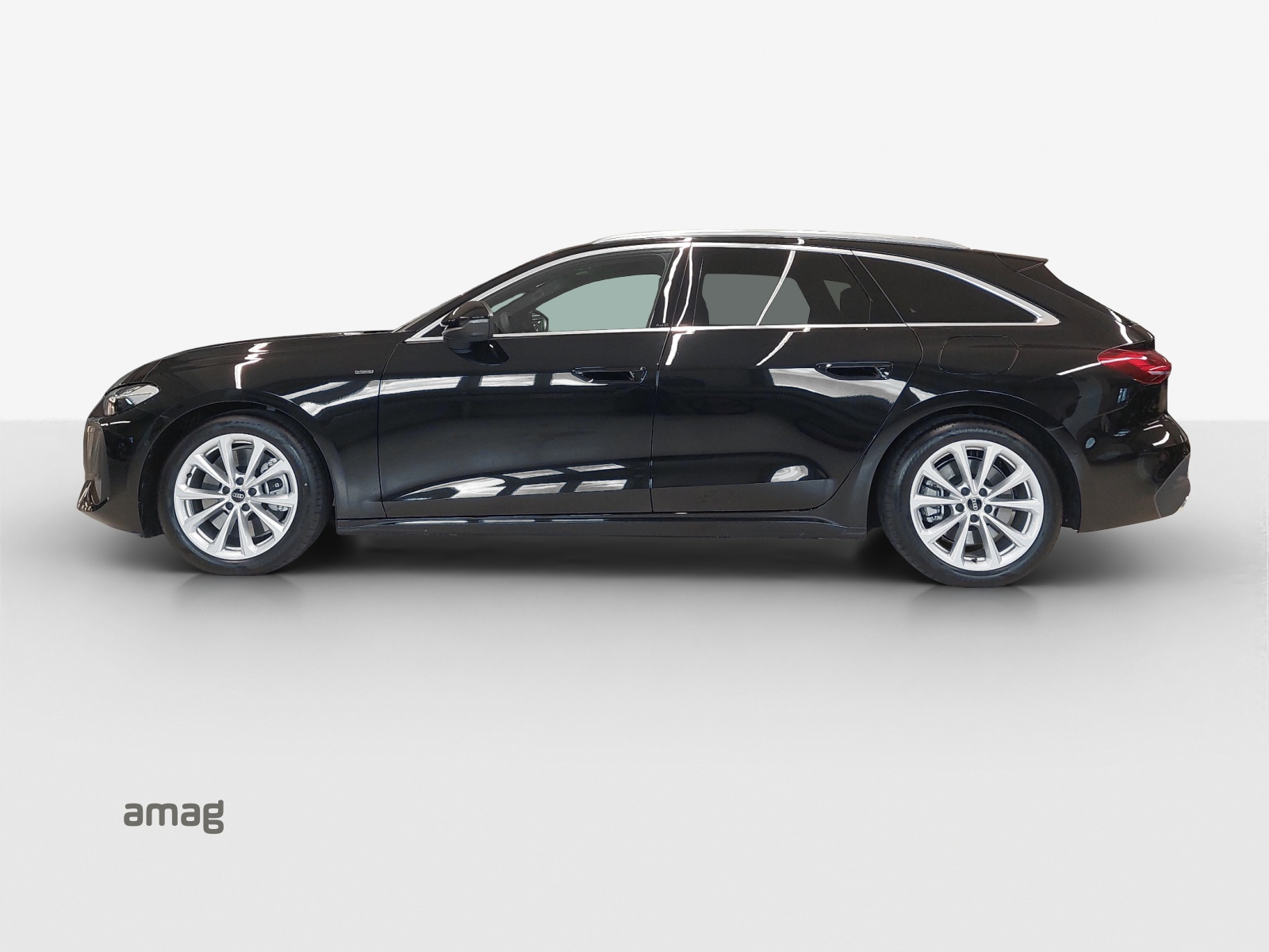 AUDI A5 Avant e-hybrid quattro Attraction 220 kW S tronic-image-1