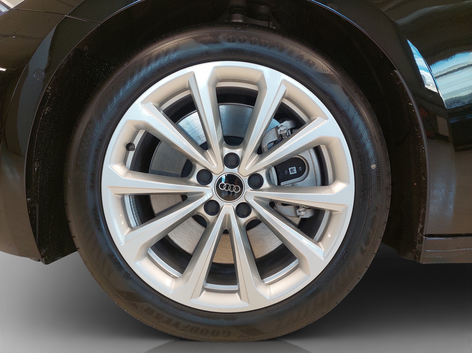 AUDI A5 Avant e-hybrid quattro Attraction 220 kW S tronic-image-13