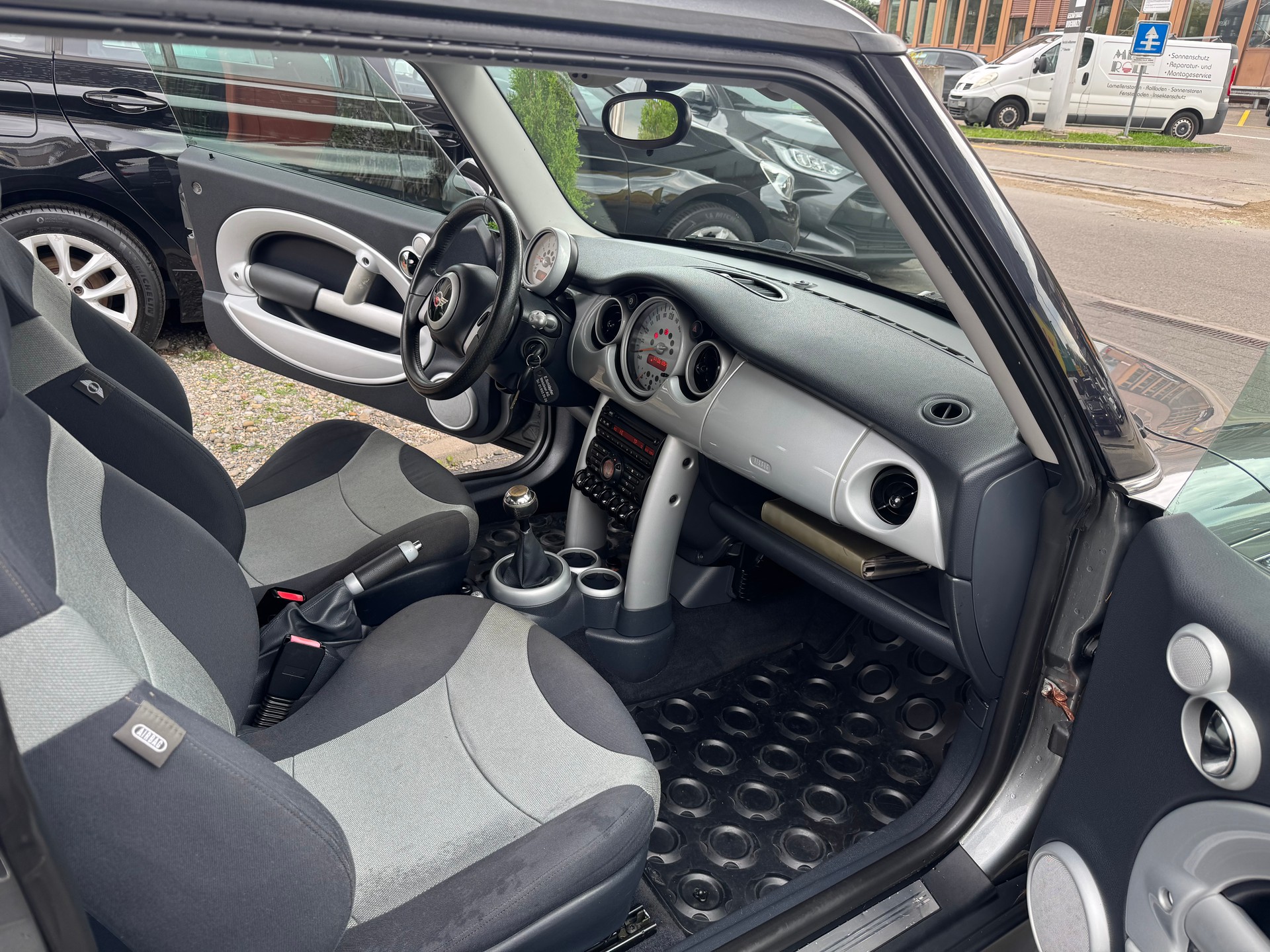 MINI Mini Cooper S-image-6