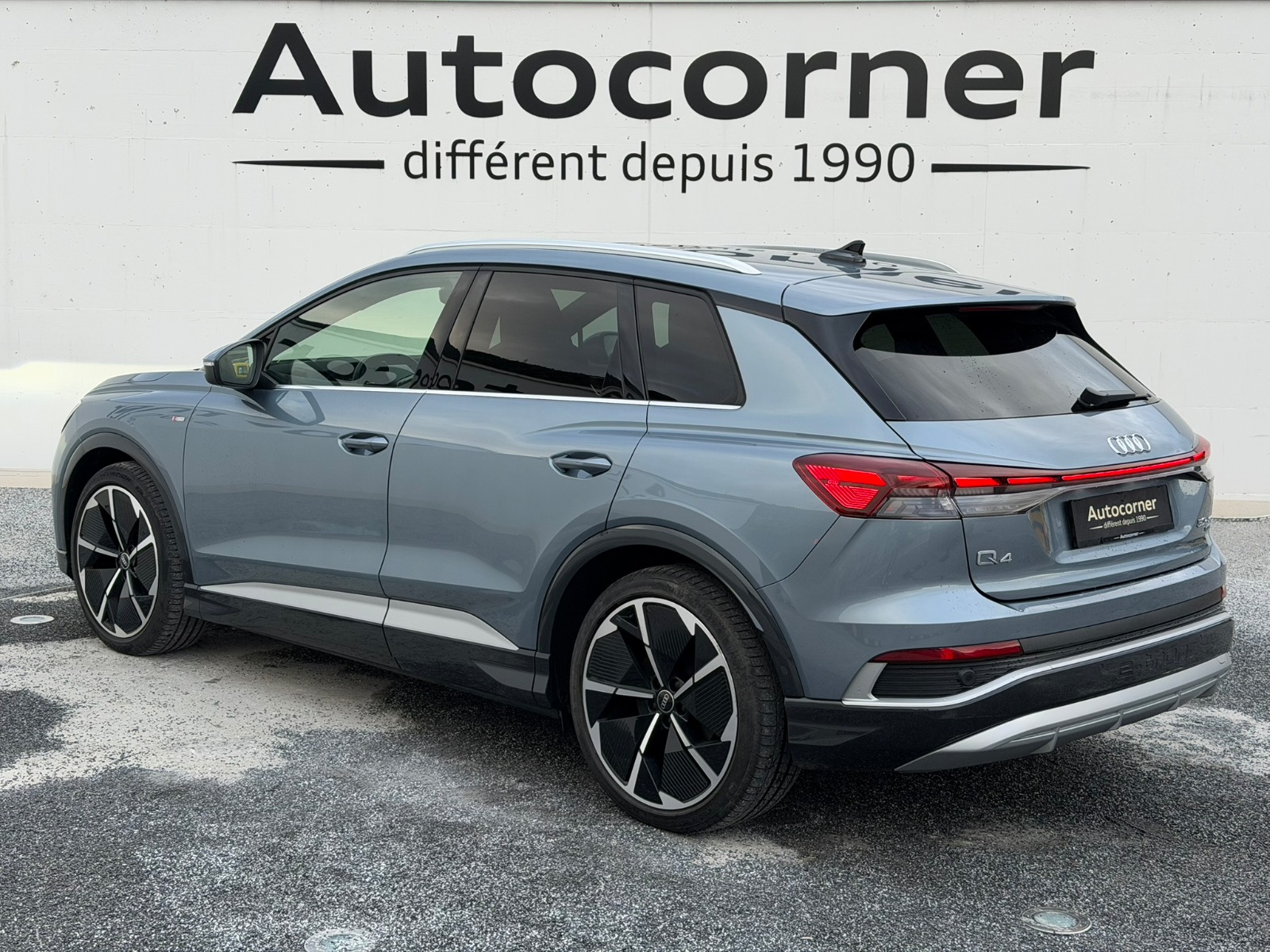 AUDI Q4 e-tron 50 quattro-image-4