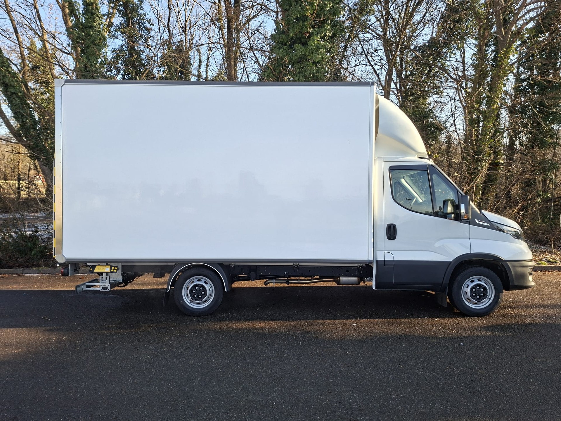 IVECO 35S18HA8-showroom-element-1