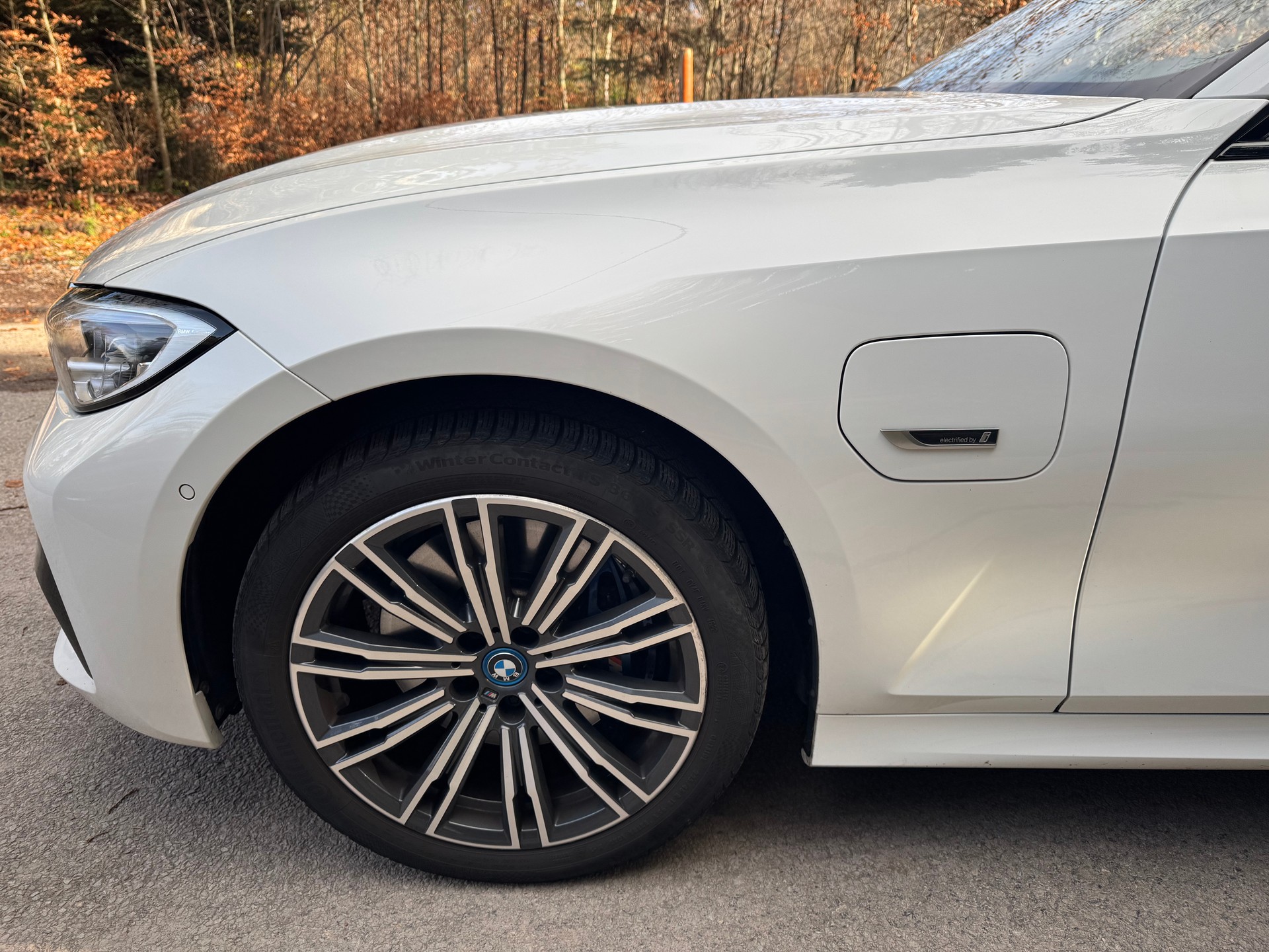 BMW 320e Touring M Sport Steptronic-image-2